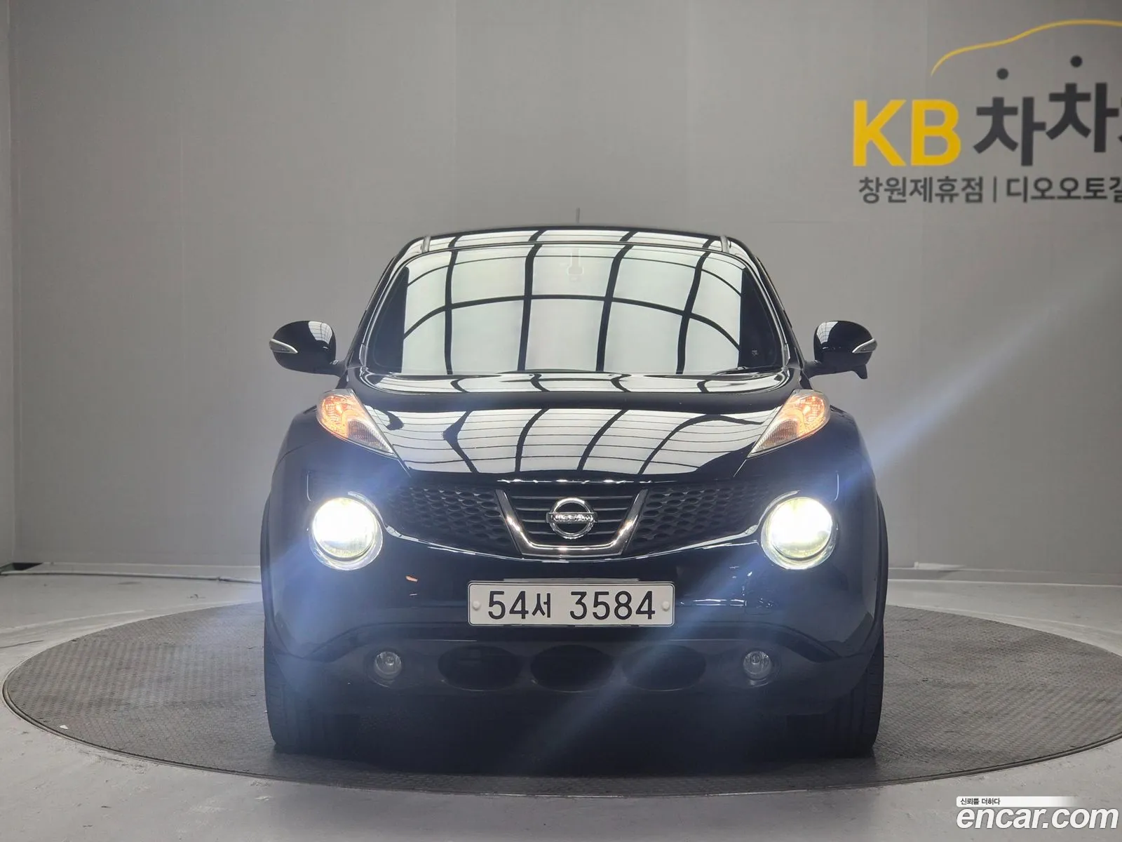 Nissan Juke 2010 — 17