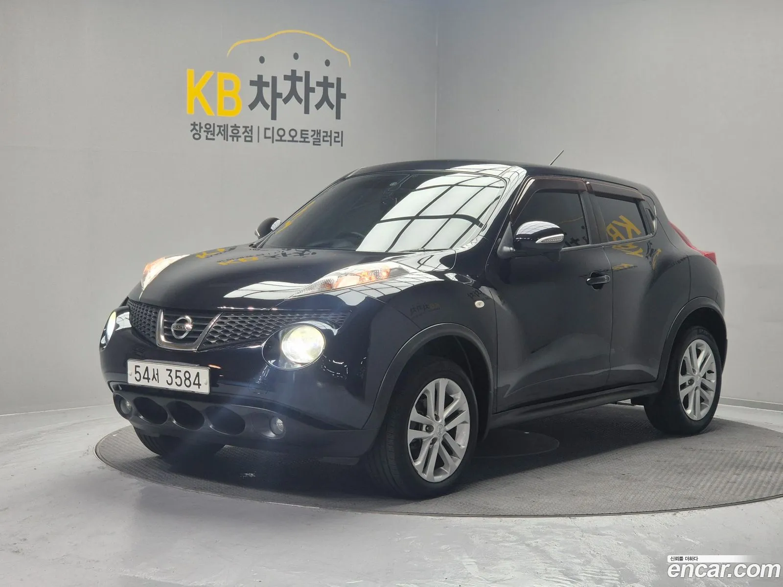 Nissan Juke 2010 — 2