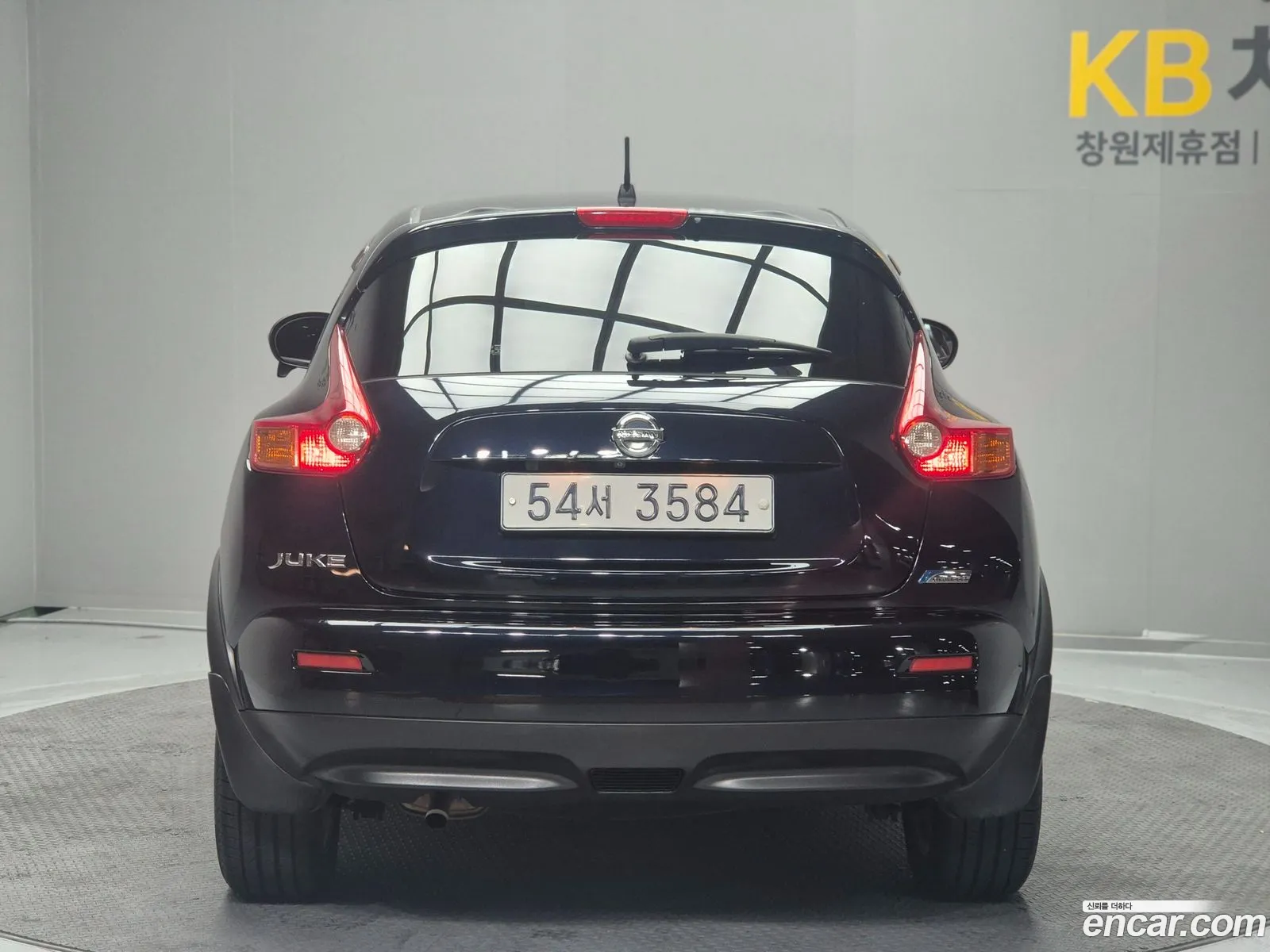 Nissan Juke 2010 — 11
