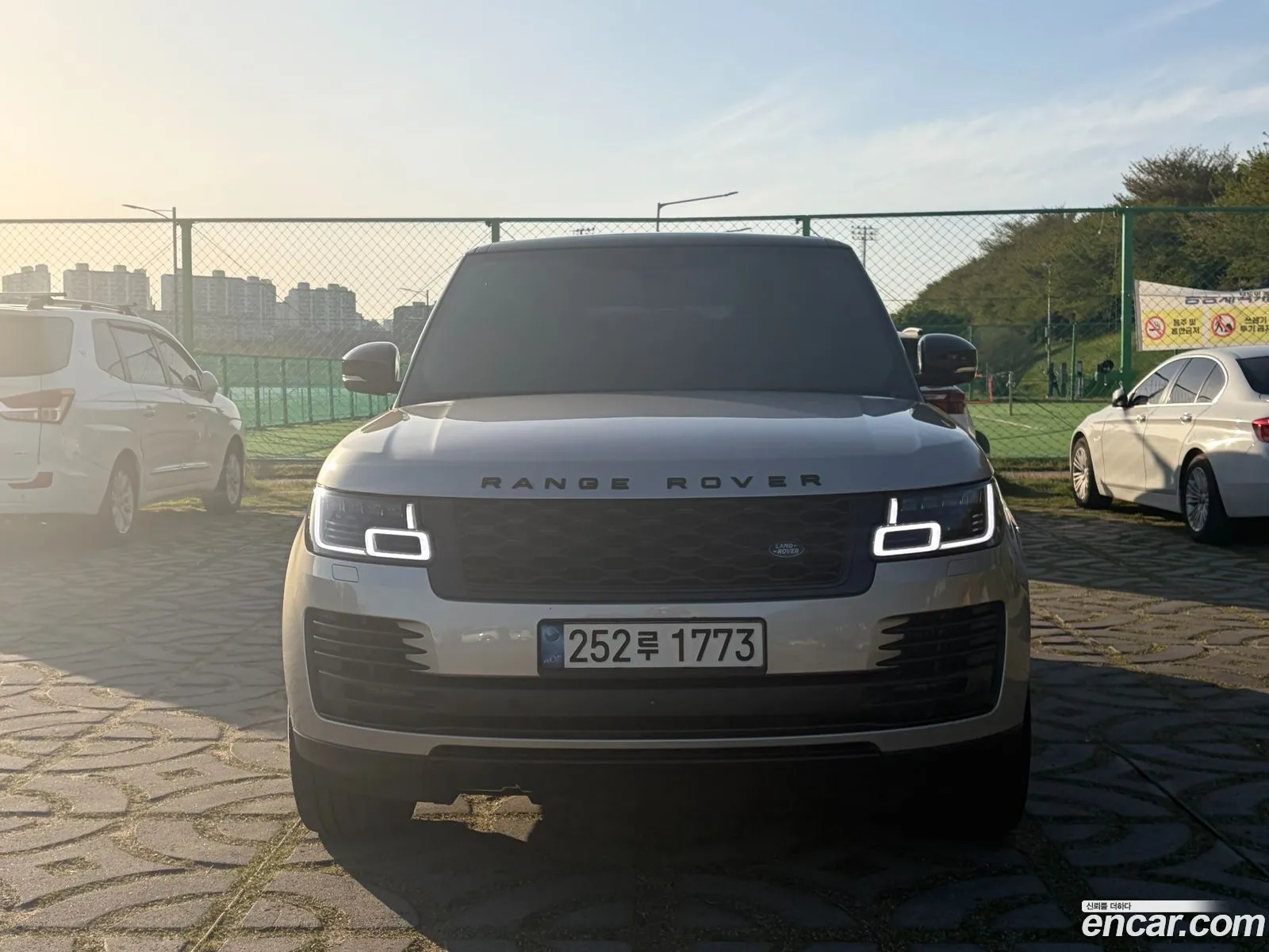 Land Rover Range Rover 2018 — 14