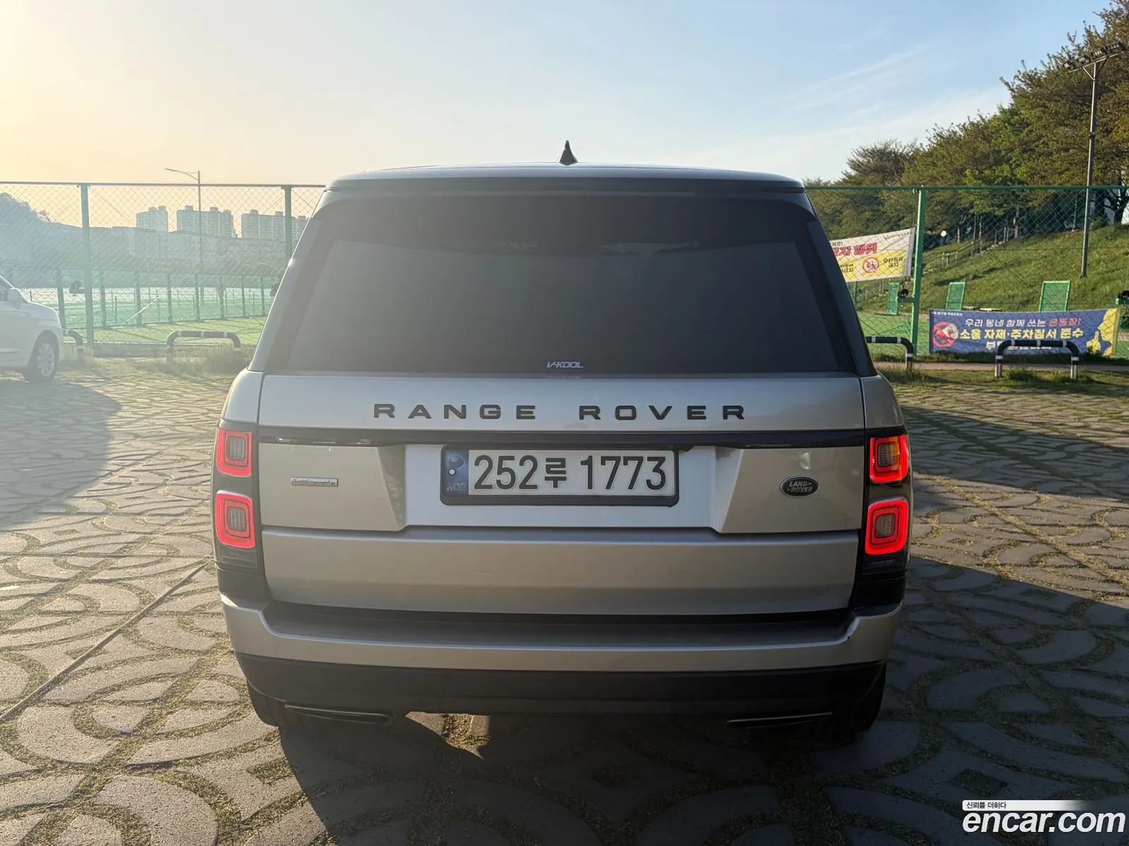 Land Rover Range Rover 2018 — 11