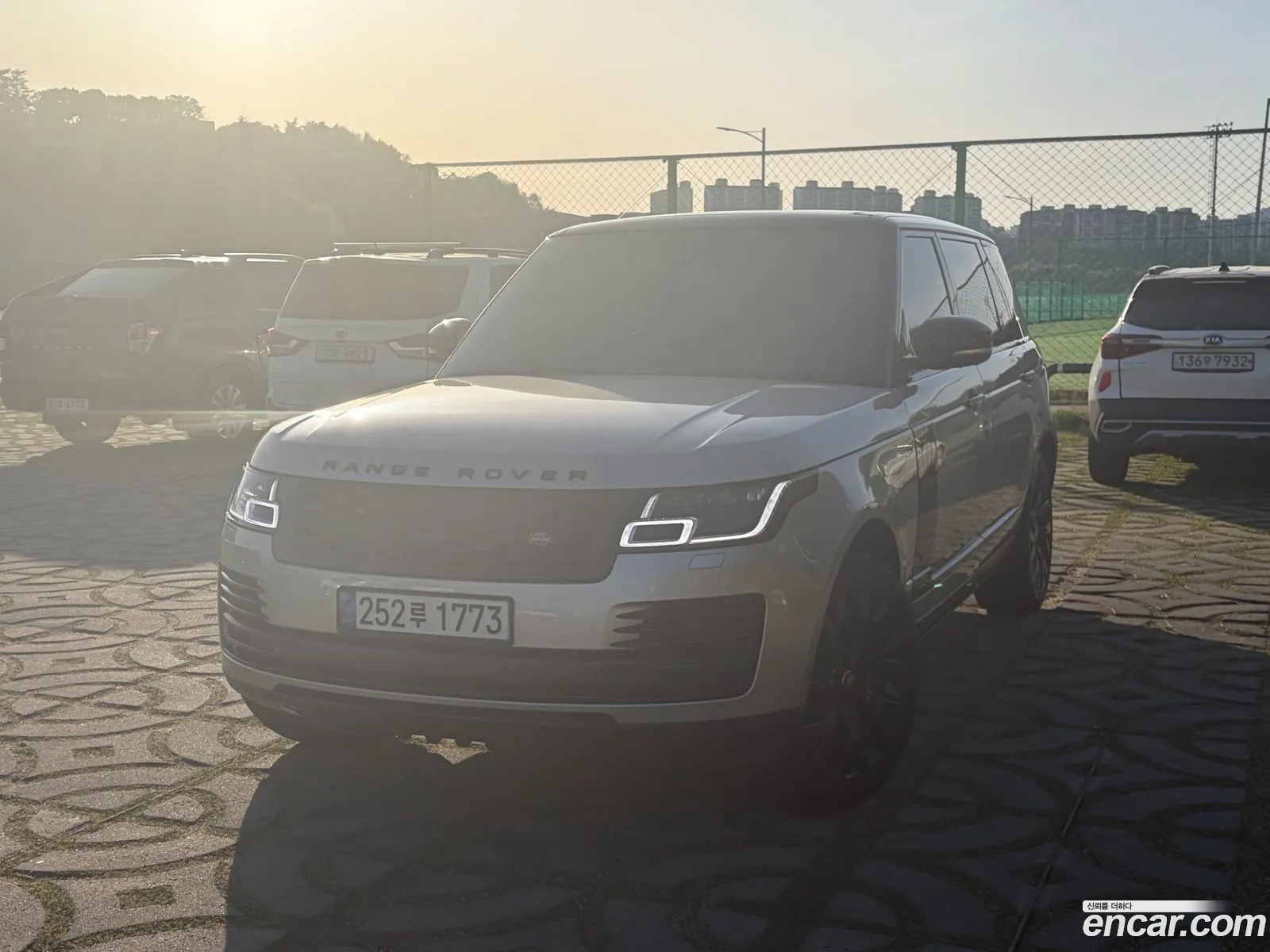 Land Rover Range Rover 2018 — 9