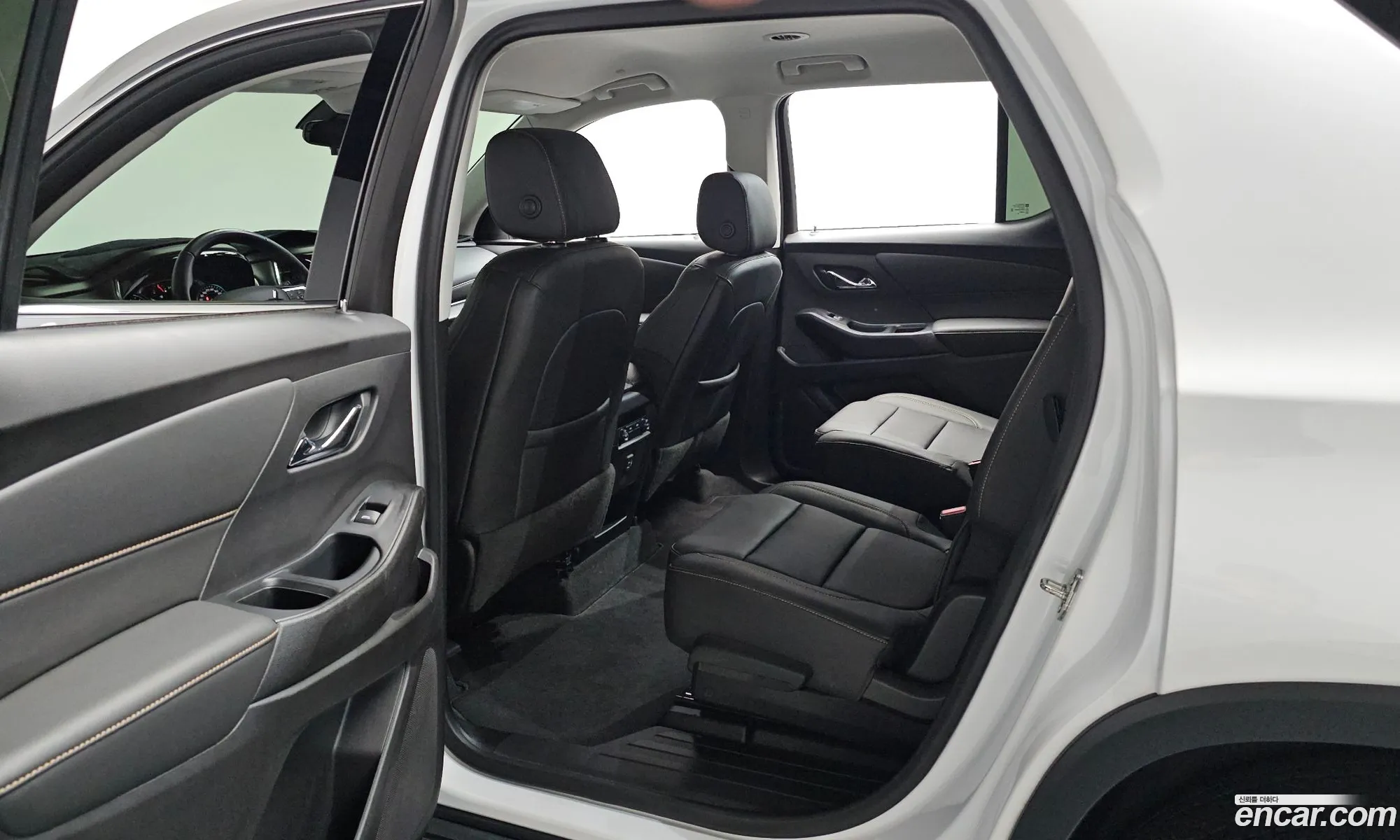 Chevrolet (GM Daewoo) Traverse 2021 — 16