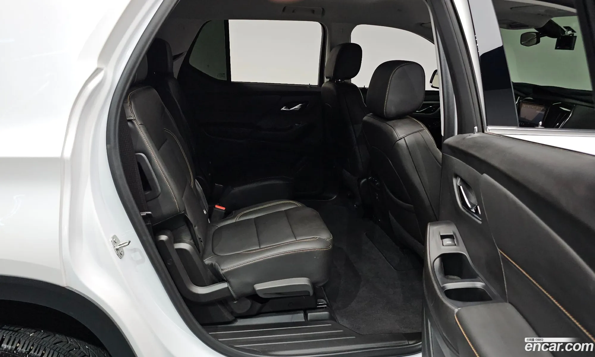 Chevrolet (GM Daewoo) Traverse 2021 — 21