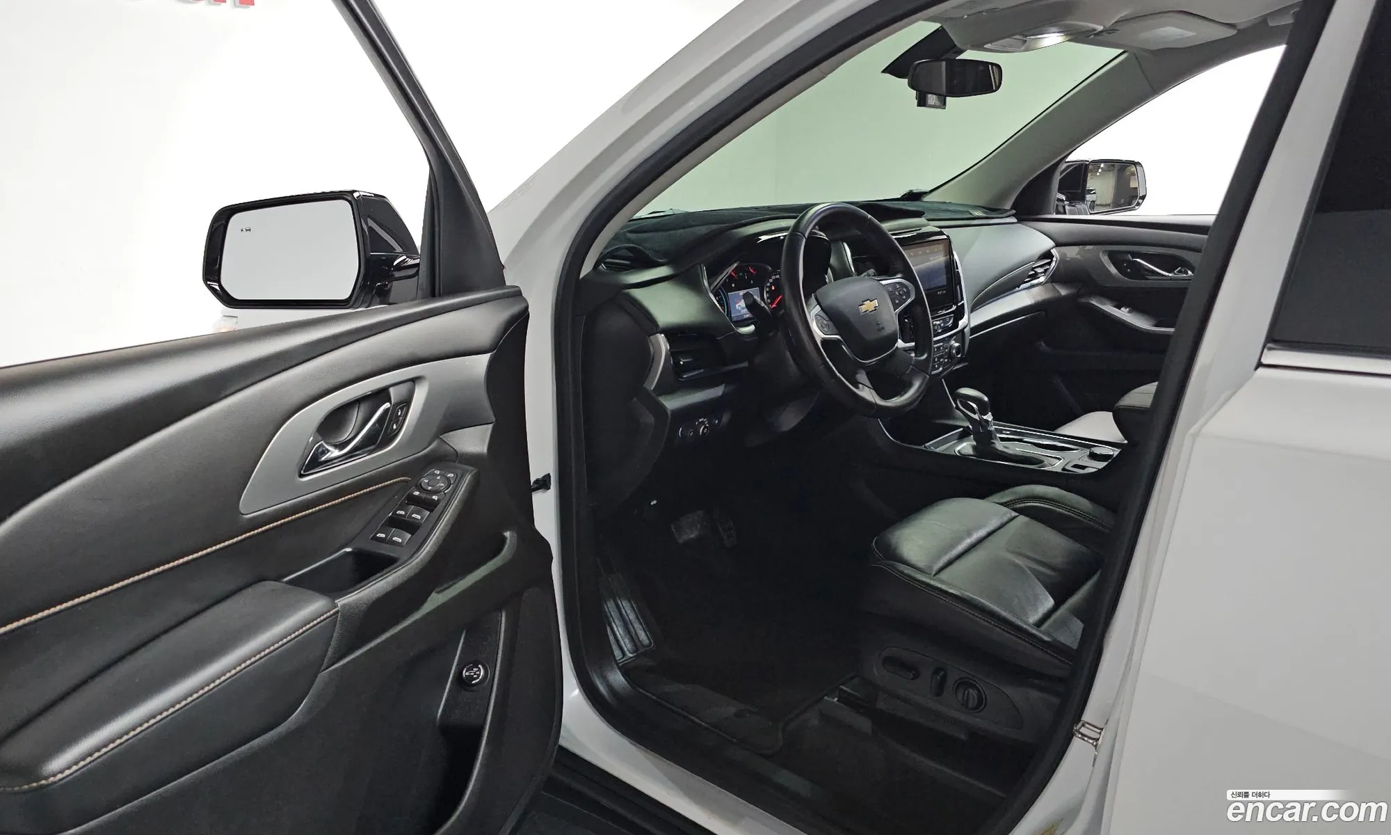 Chevrolet (GM Daewoo) Traverse 2021 — 8