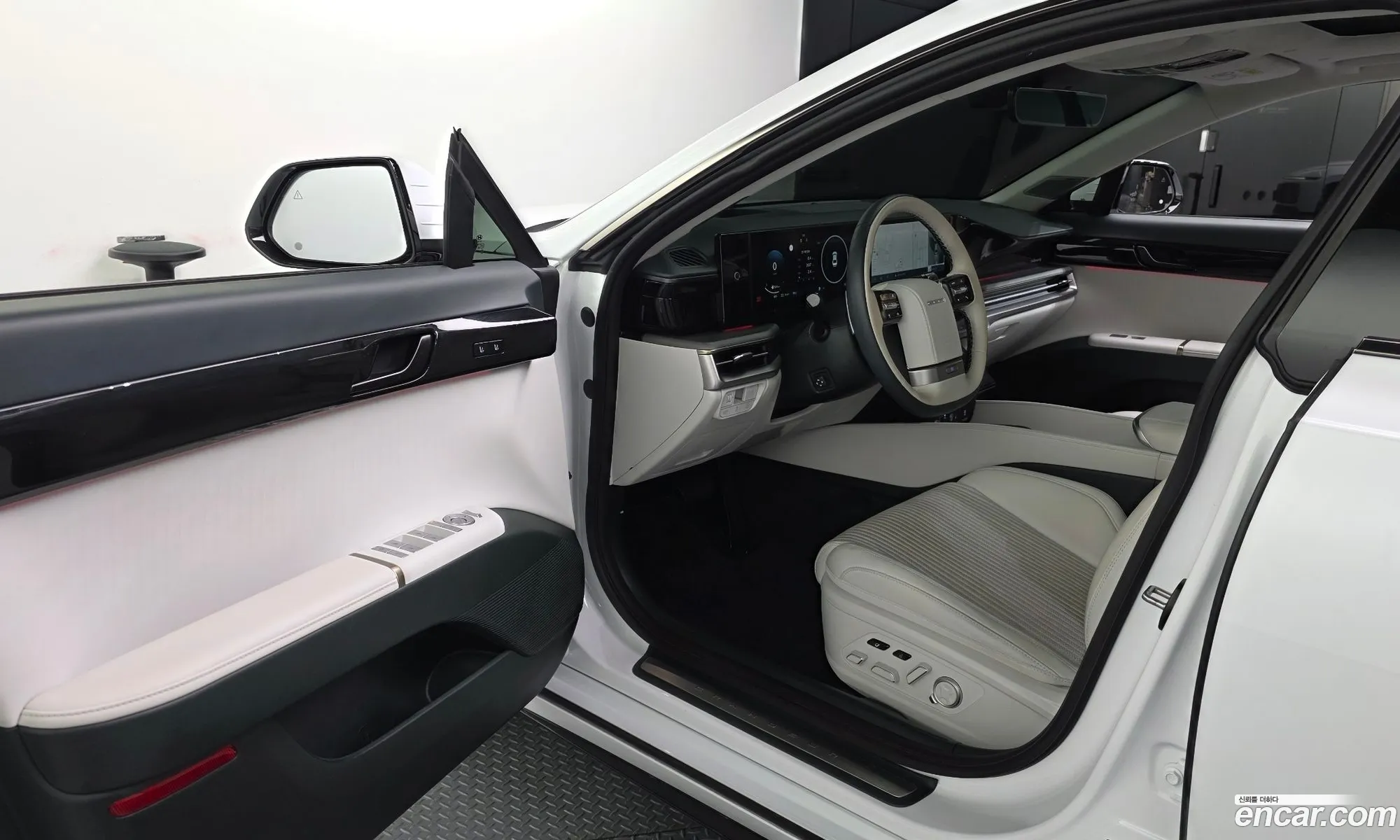 Hyundai Grandeur Hybrid 2023 — 12
