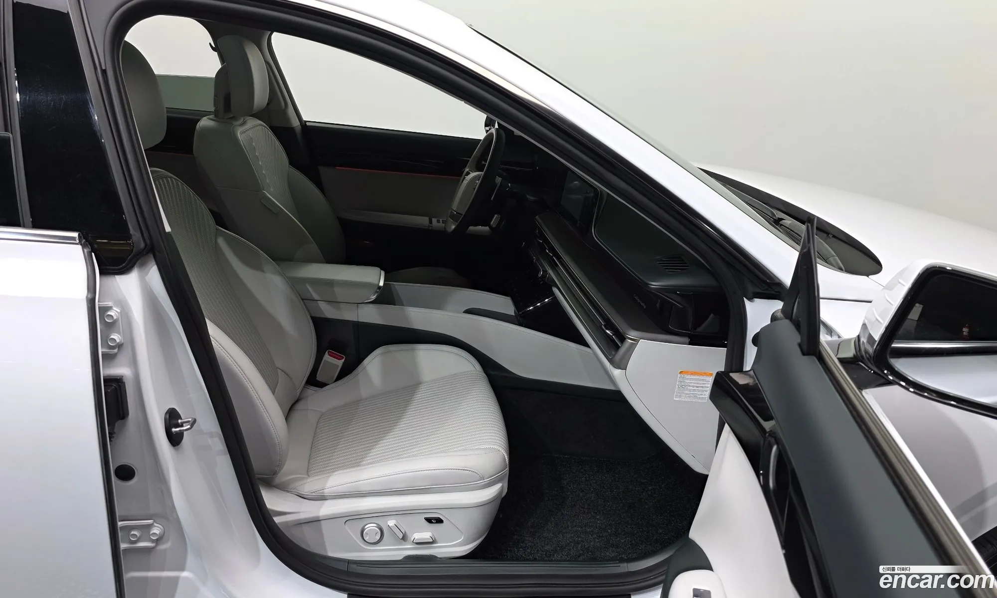 Hyundai Grandeur Hybrid 2023 — 29