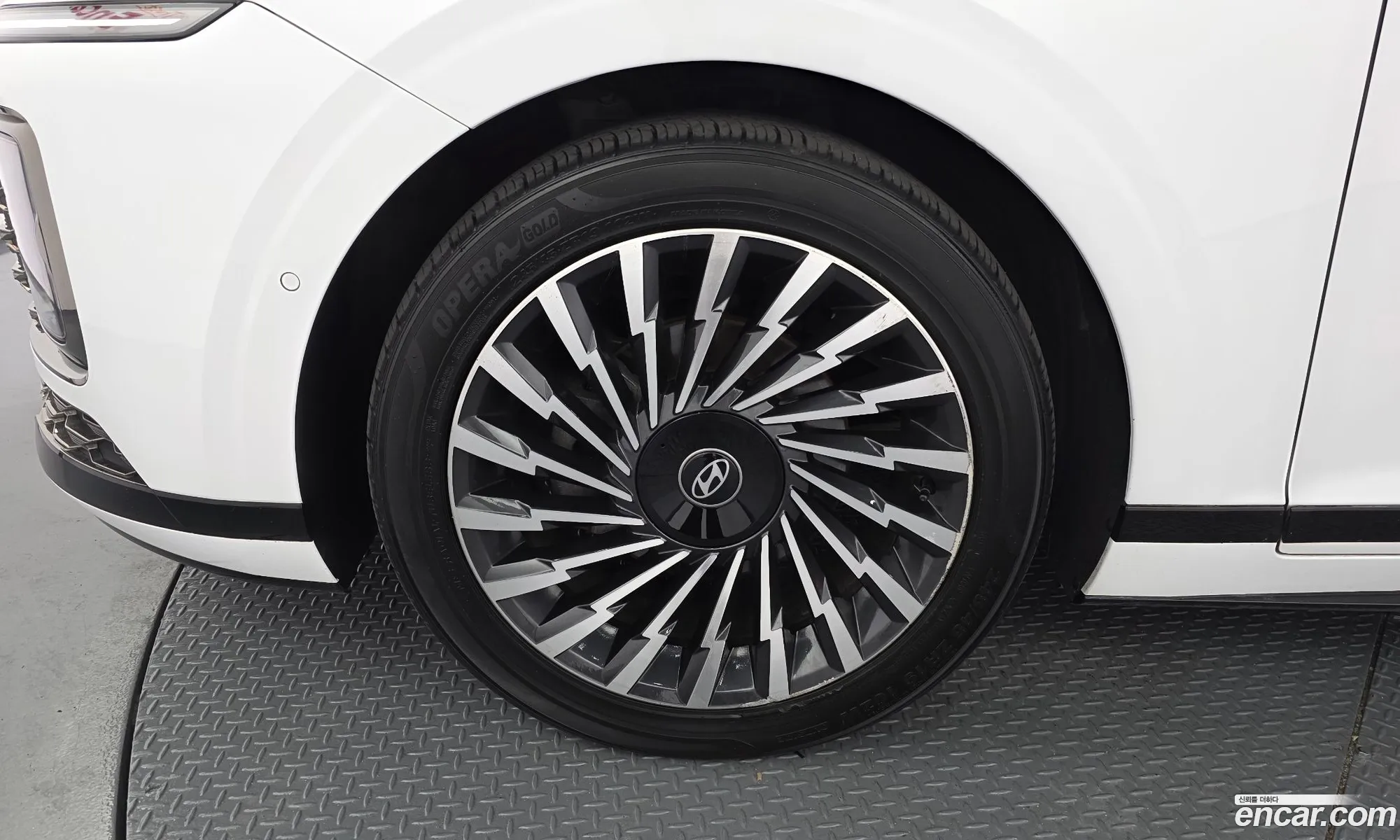 Hyundai Grandeur Hybrid 2023 — 11