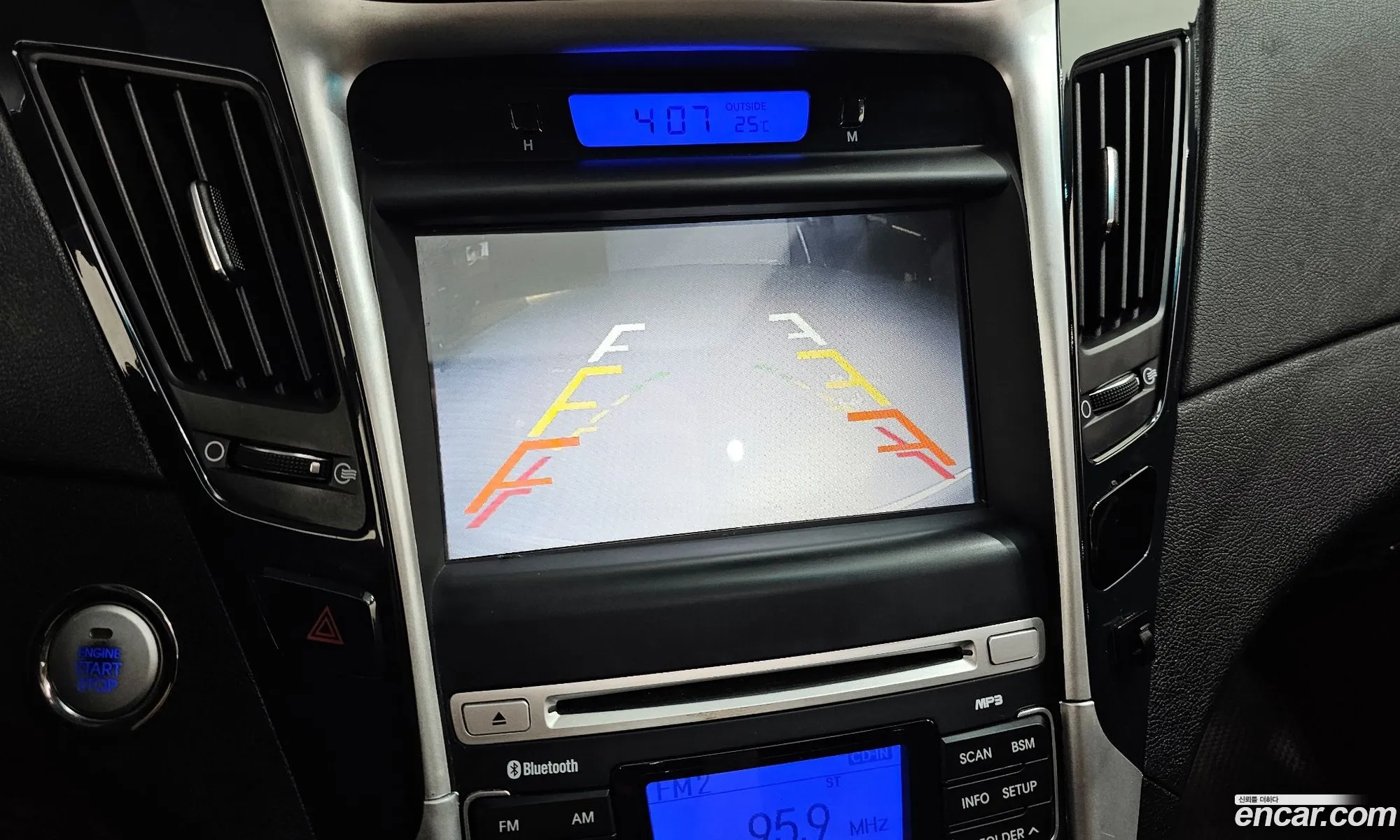 Hyundai YF Sonata 2009 — 10