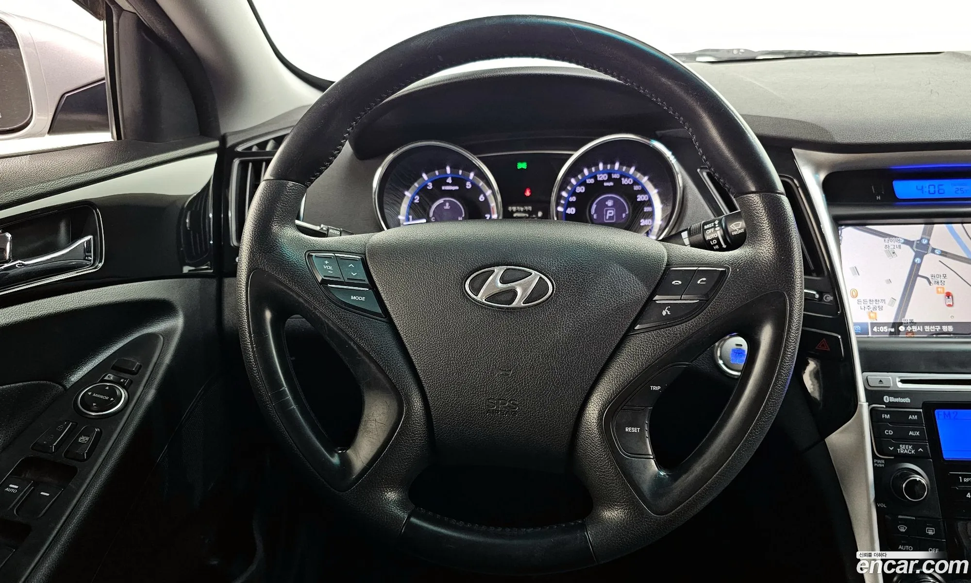 Hyundai YF Sonata 2009 — 8