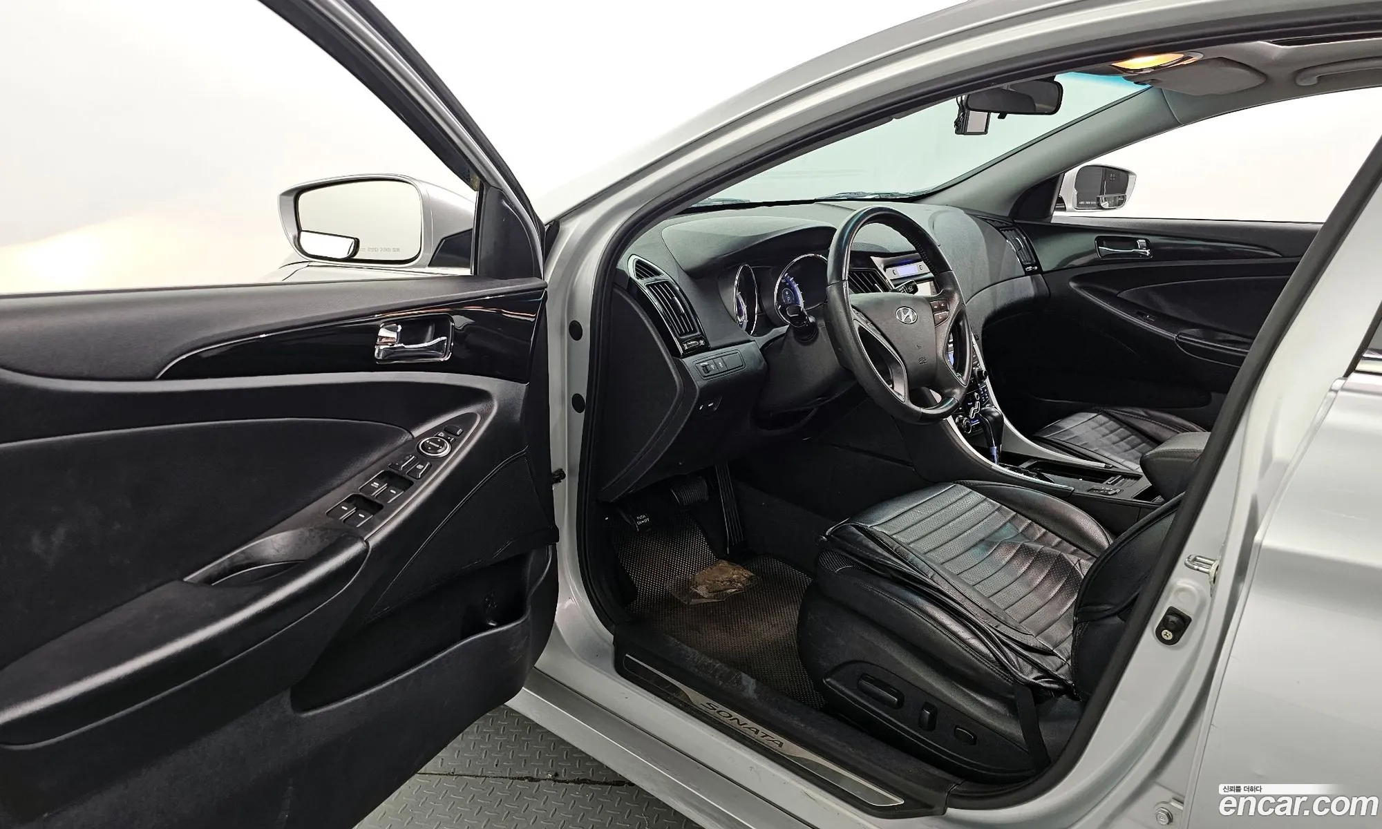 Hyundai YF Sonata 2009 — 3