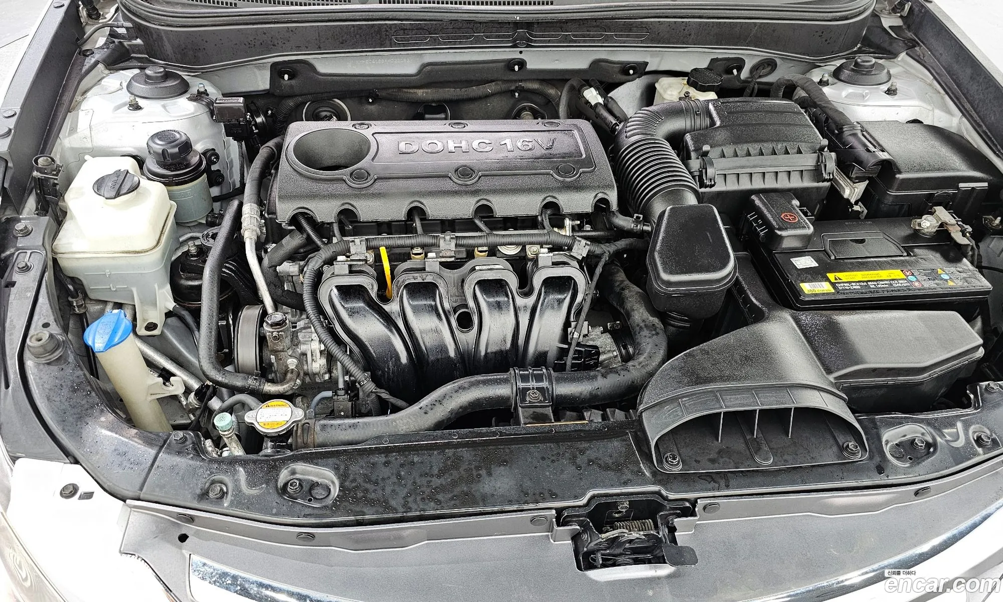 Hyundai YF Sonata 2009 — 12