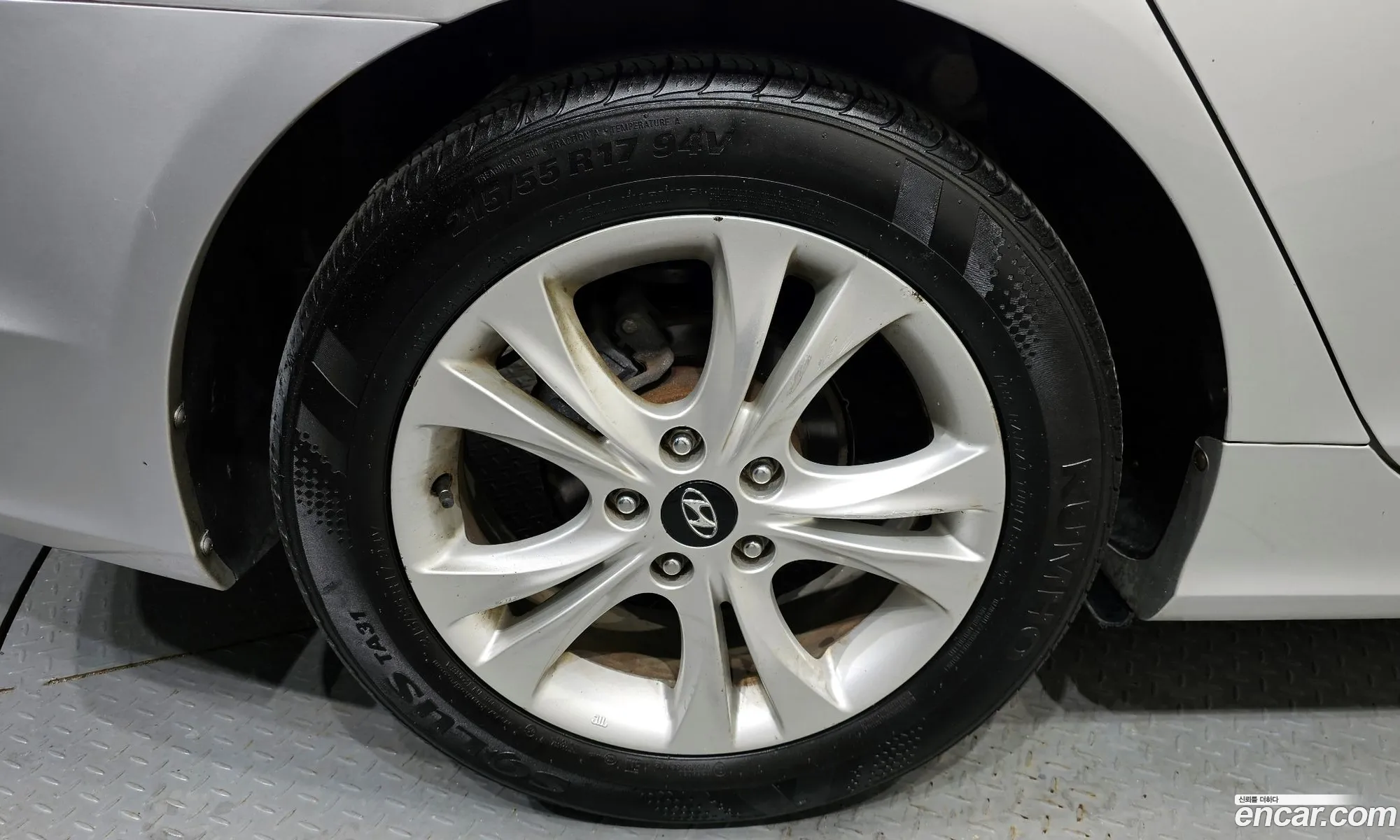 Hyundai YF Sonata 2009 — 15