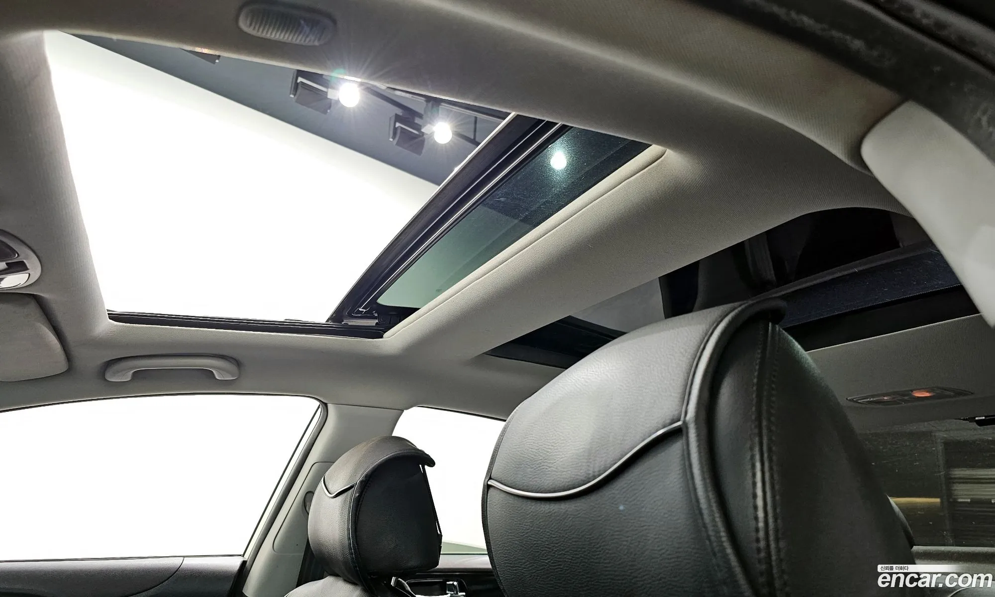 Hyundai YF Sonata 2009 — 11