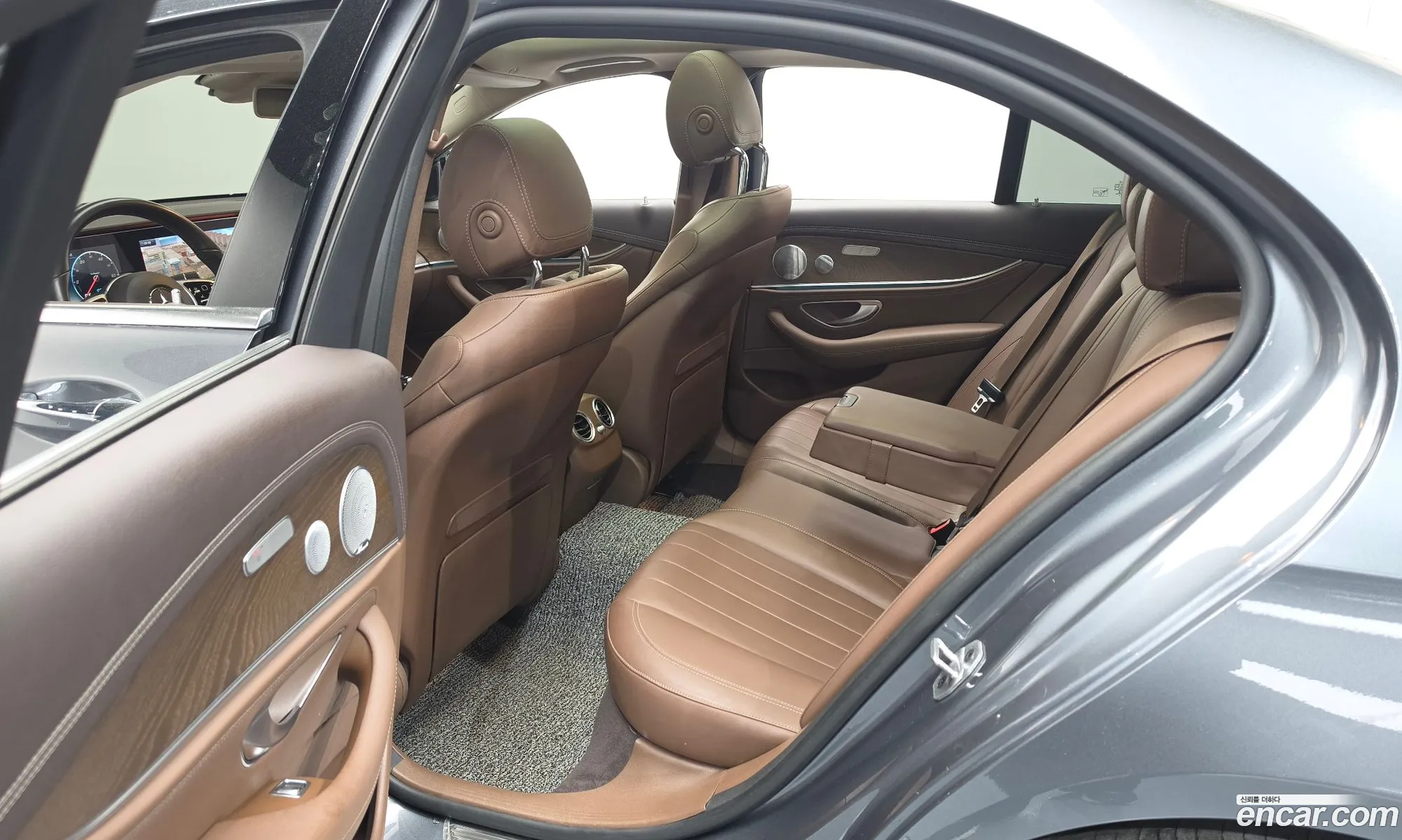 Mercedes-Benz E-Class W213 2019 — 14