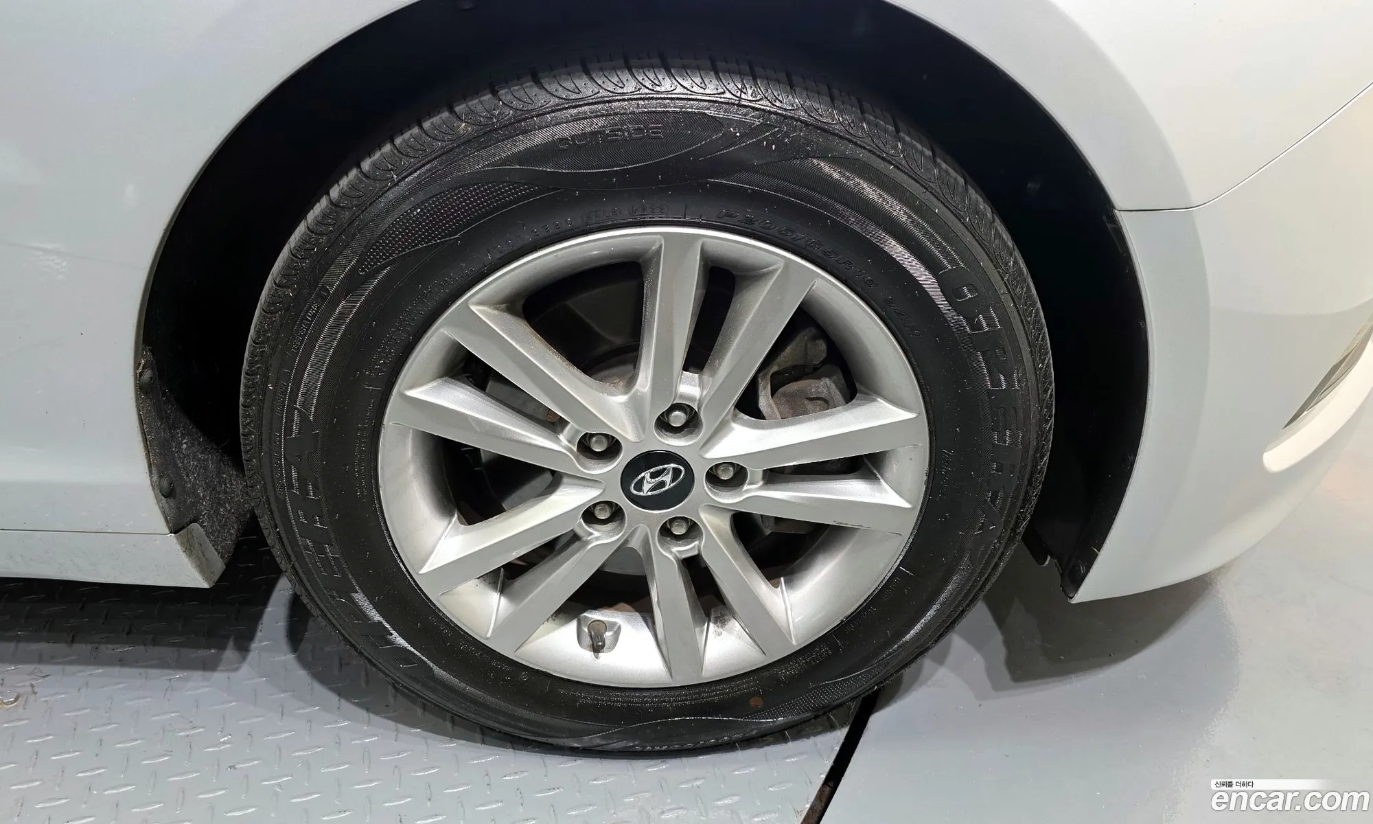 Hyundai LF Sonata 2014 — 14