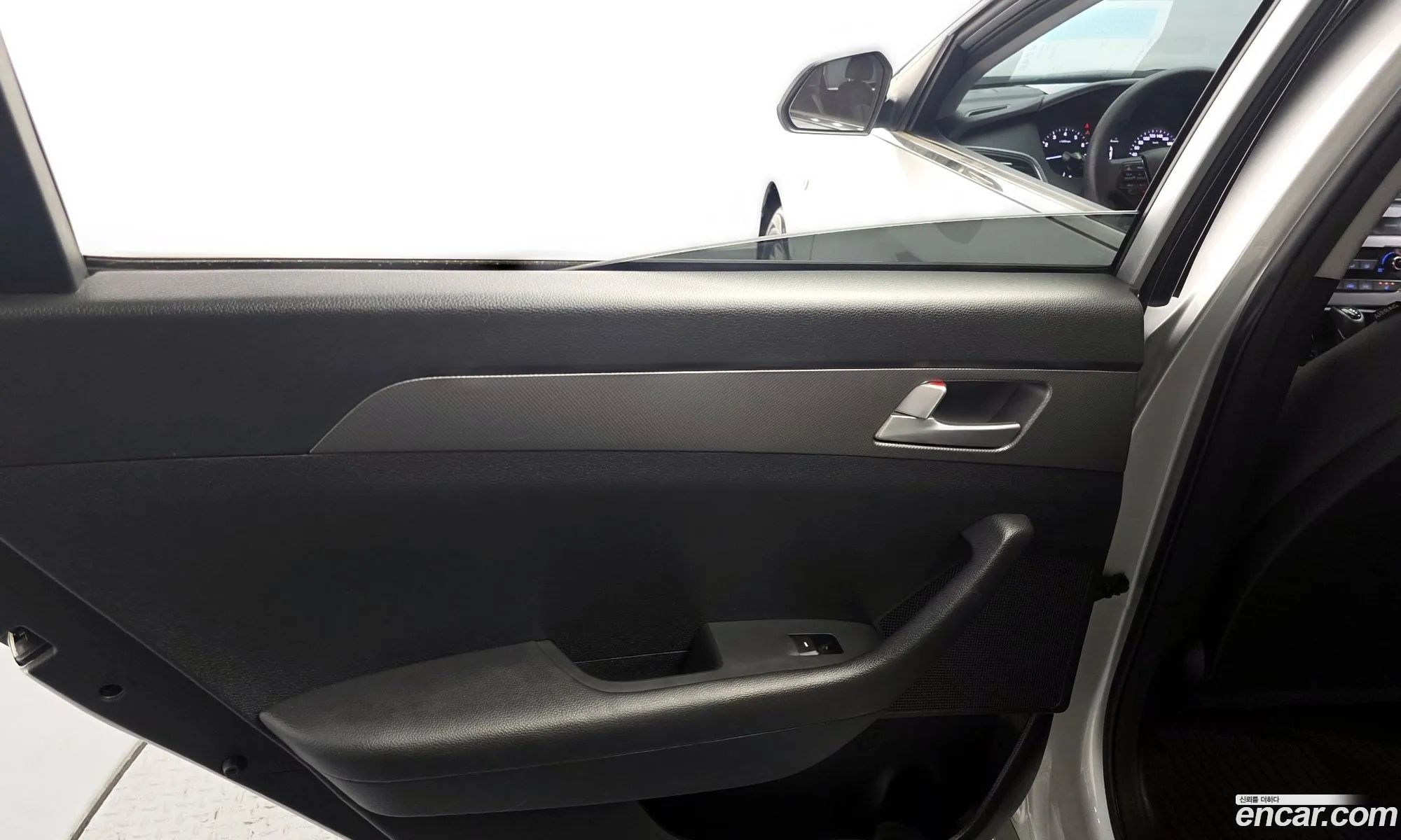 Hyundai LF Sonata 2014 — 20