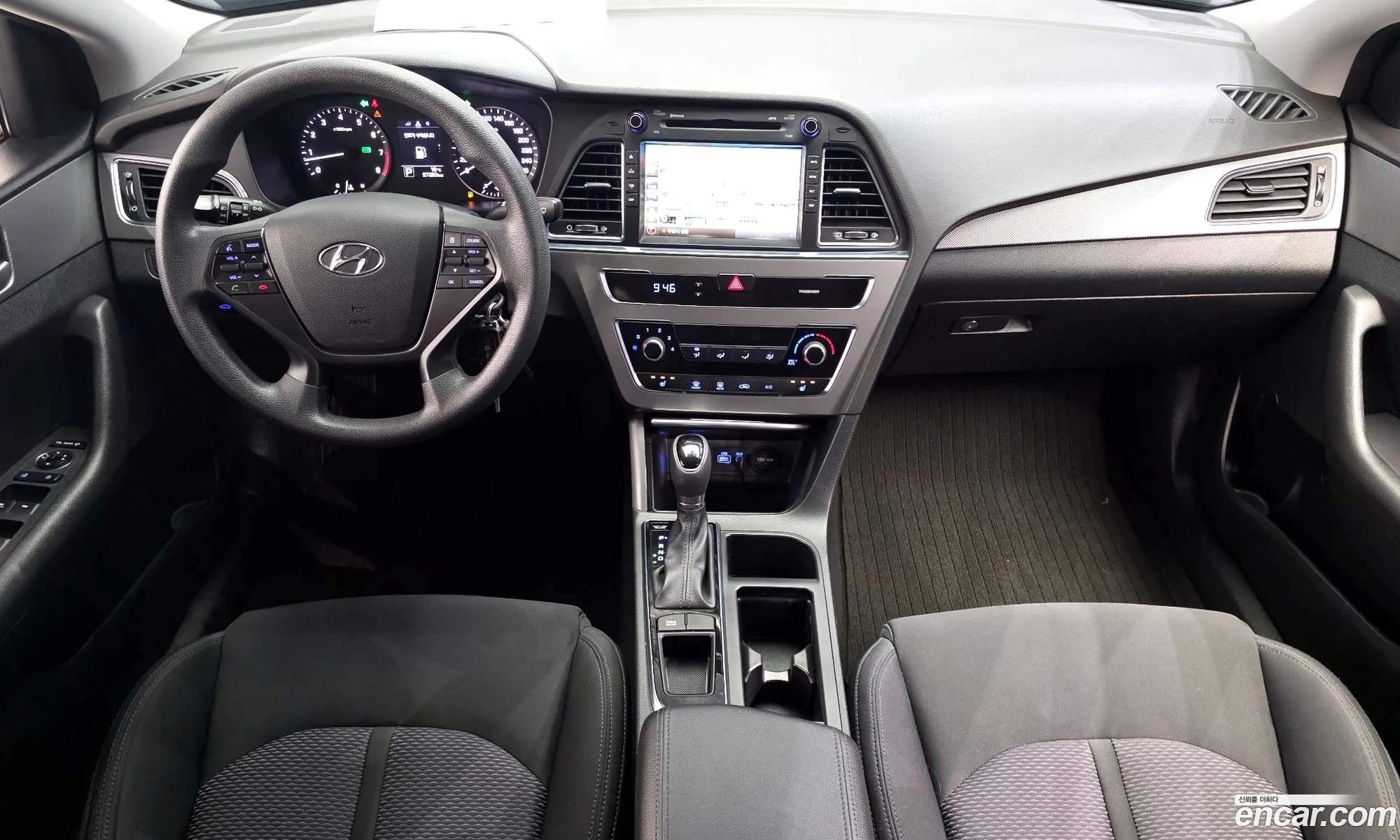 Hyundai LF Sonata 2014 — 12