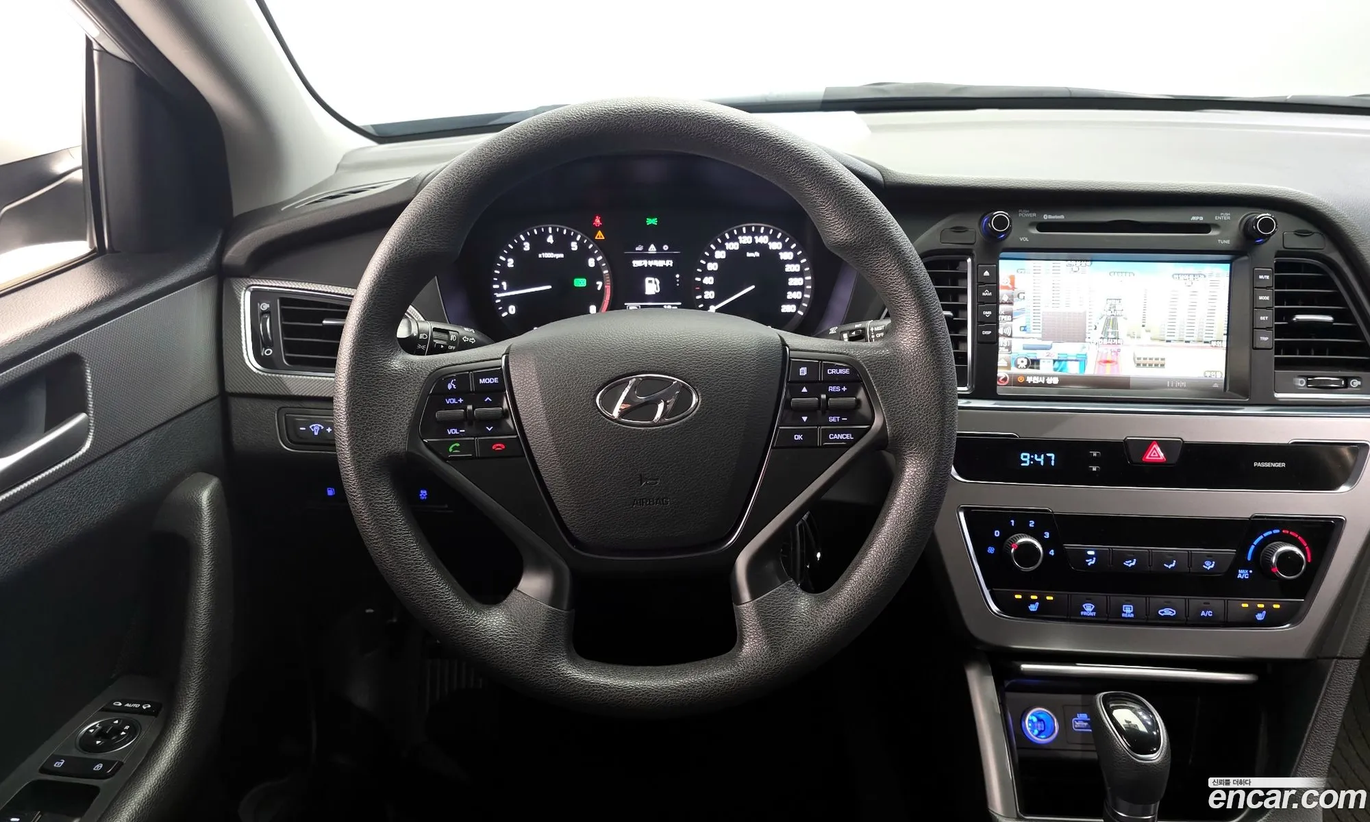 Hyundai LF Sonata 2014 — 29