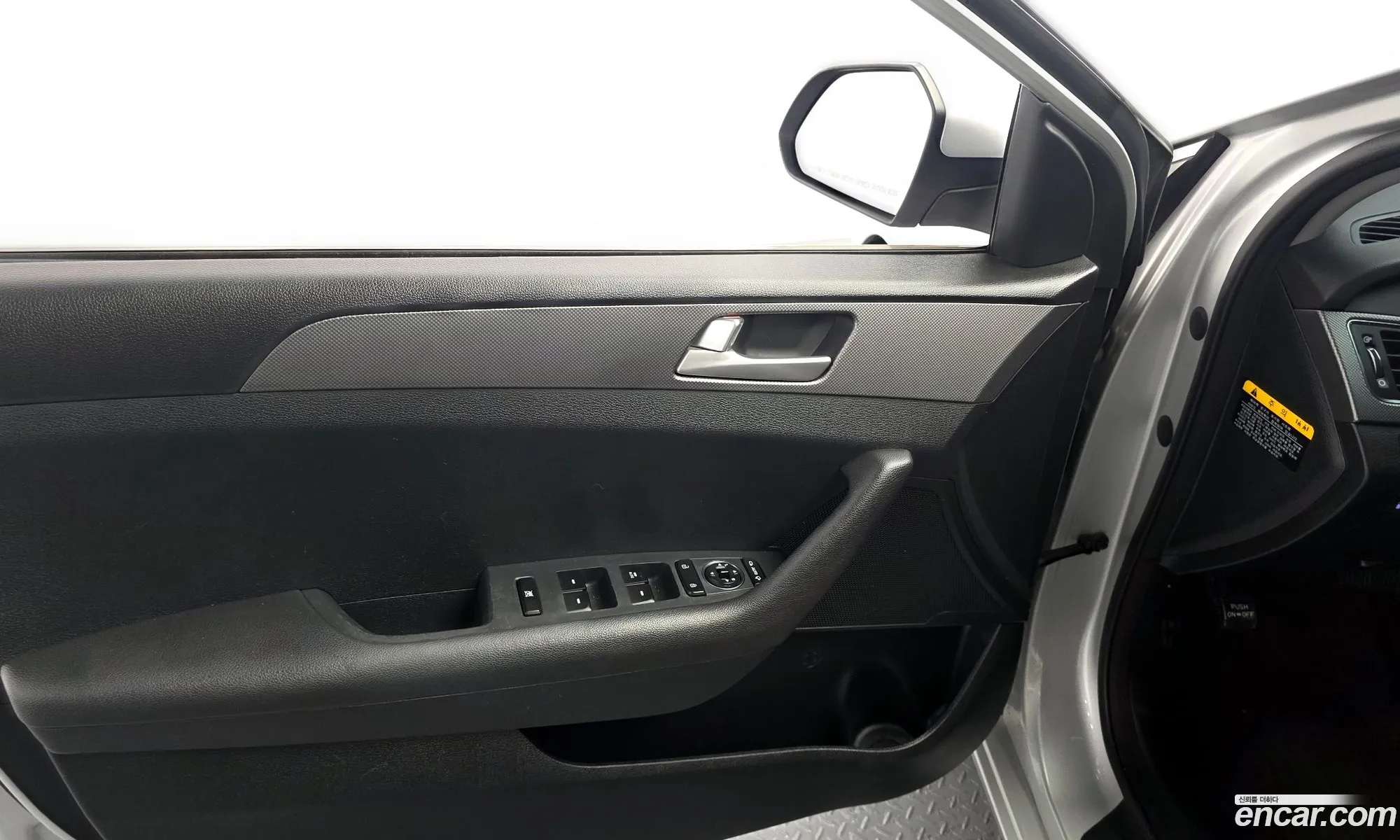 Hyundai LF Sonata 2014 — 32