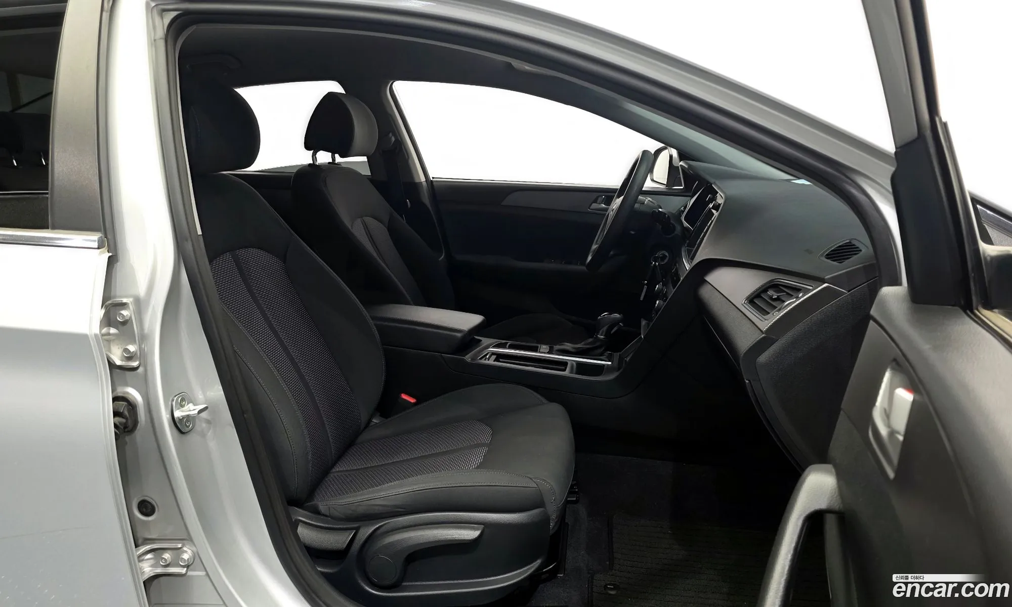 Hyundai LF Sonata 2014 — 15