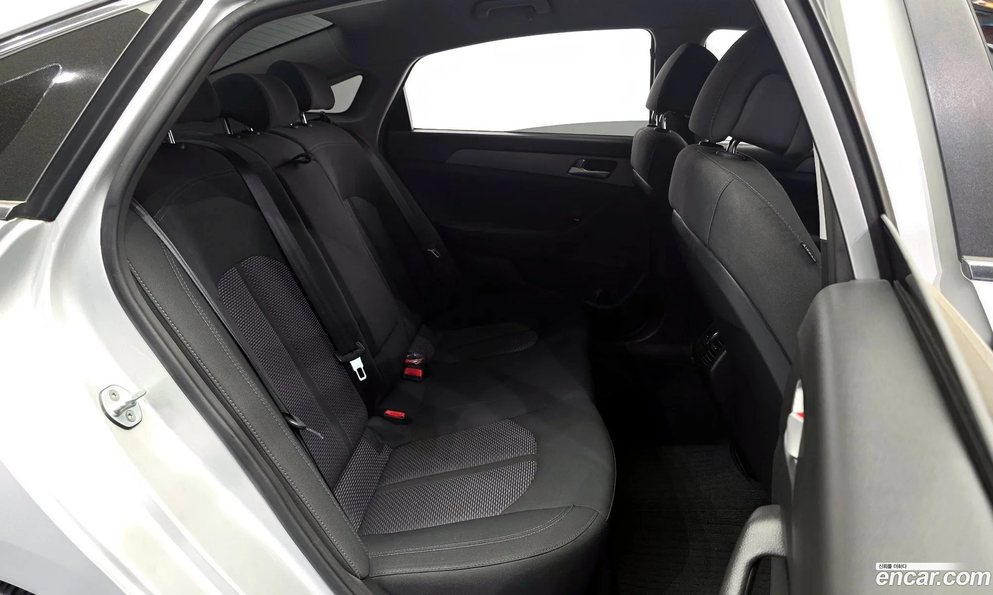 Hyundai LF Sonata 2014 — 16