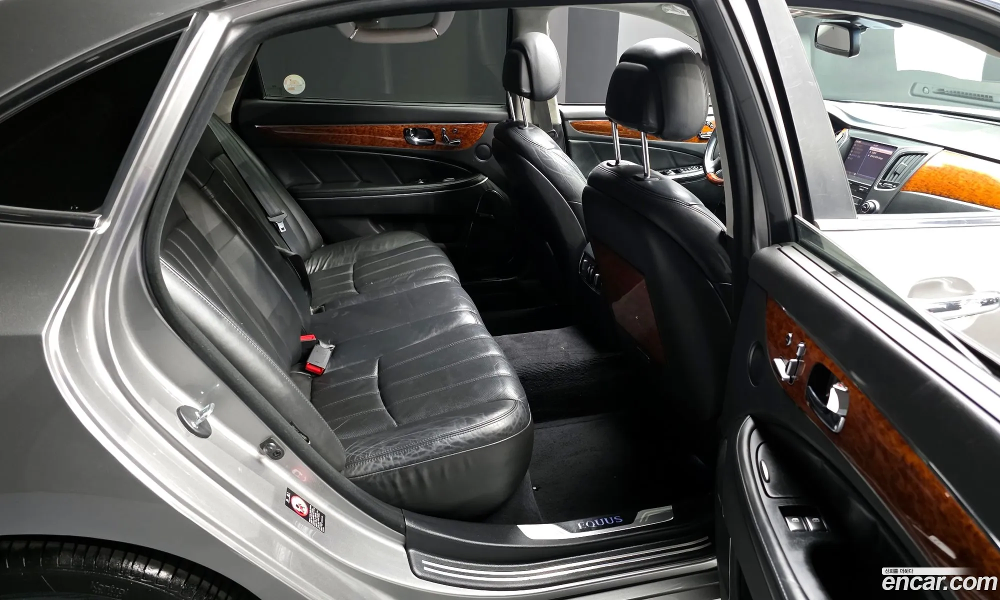 Hyundai Equus 2010 — 20