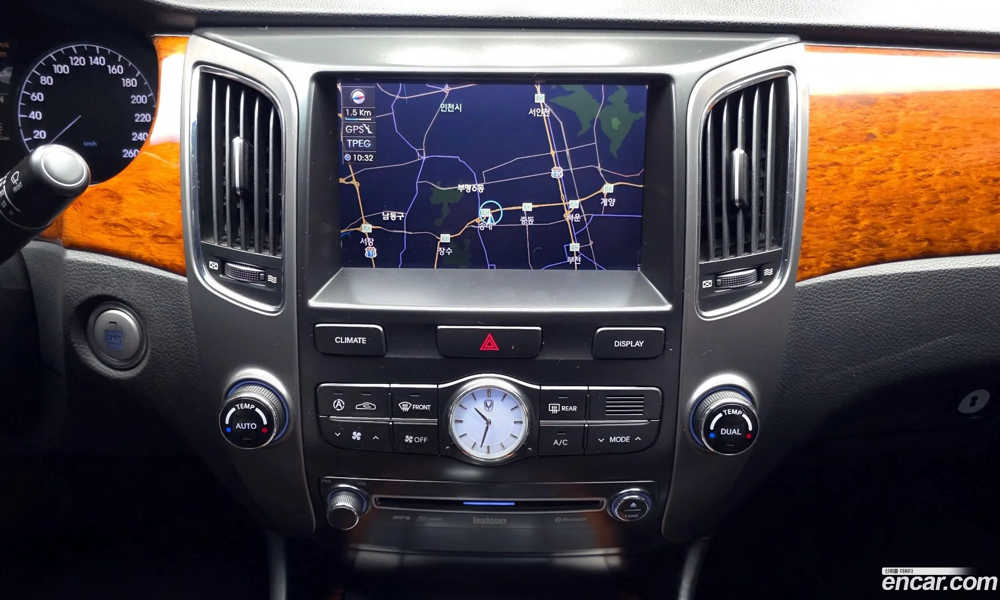 Hyundai Equus 2010 — 14