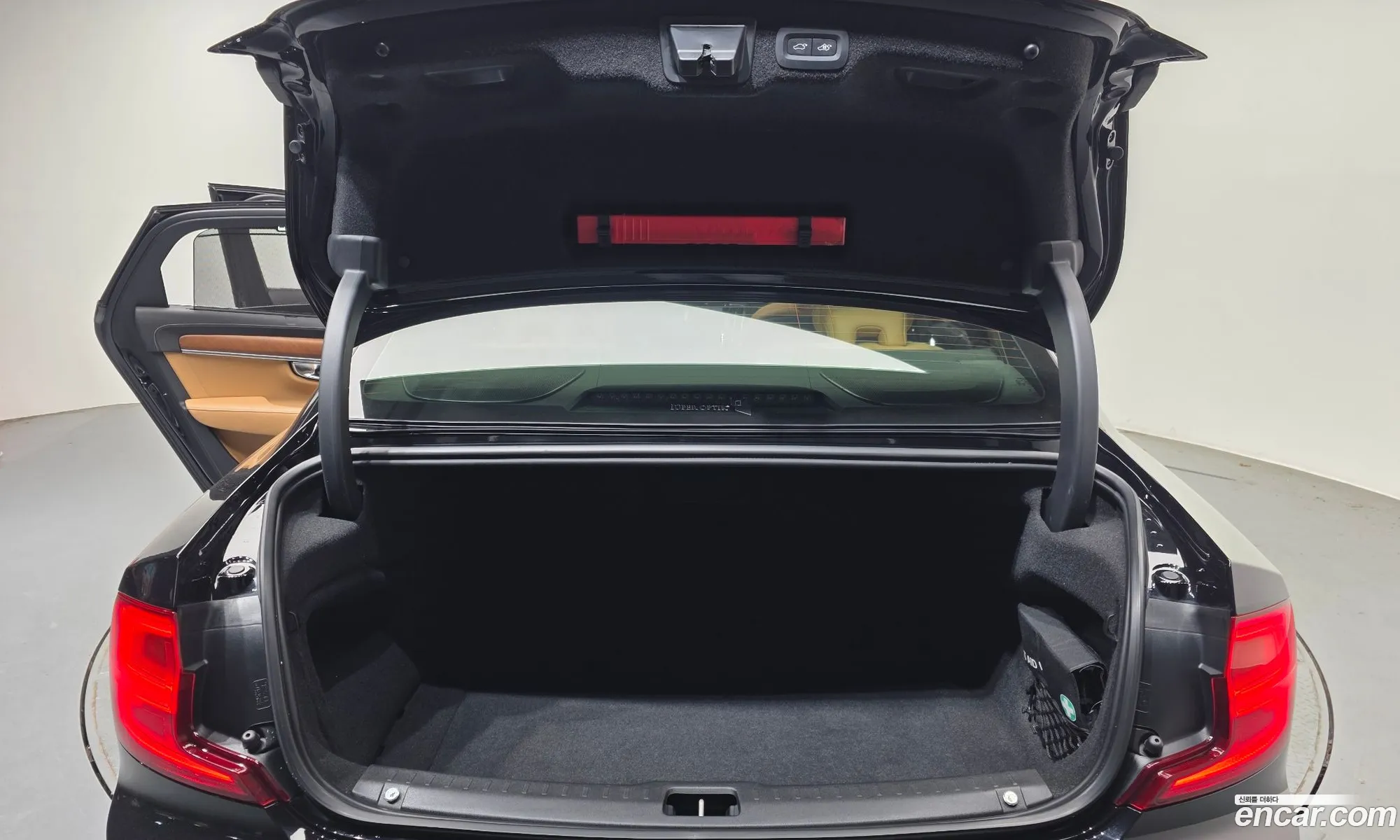 Volvo S90 2020 LVYPS102DLP083780 — 15