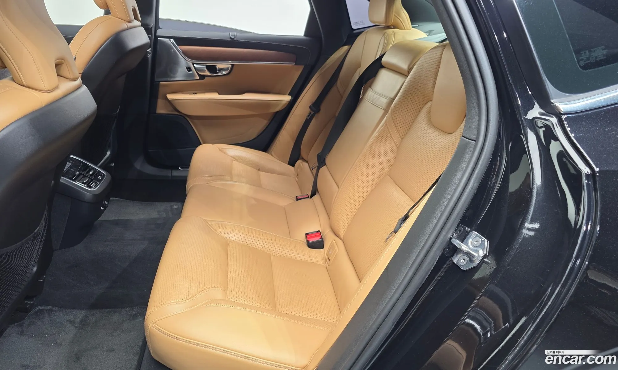 Volvo S90 2020 LVYPS102DLP083780 — 32