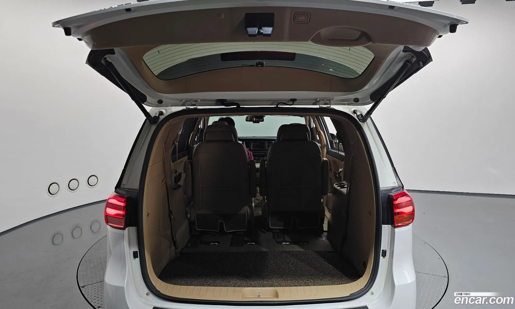 Kia Carnival 2019 — 19