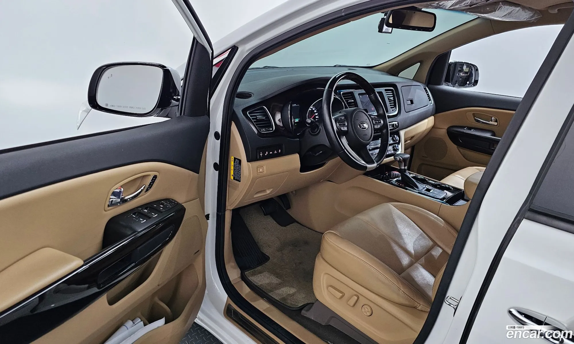 Kia Carnival 2019 — 18