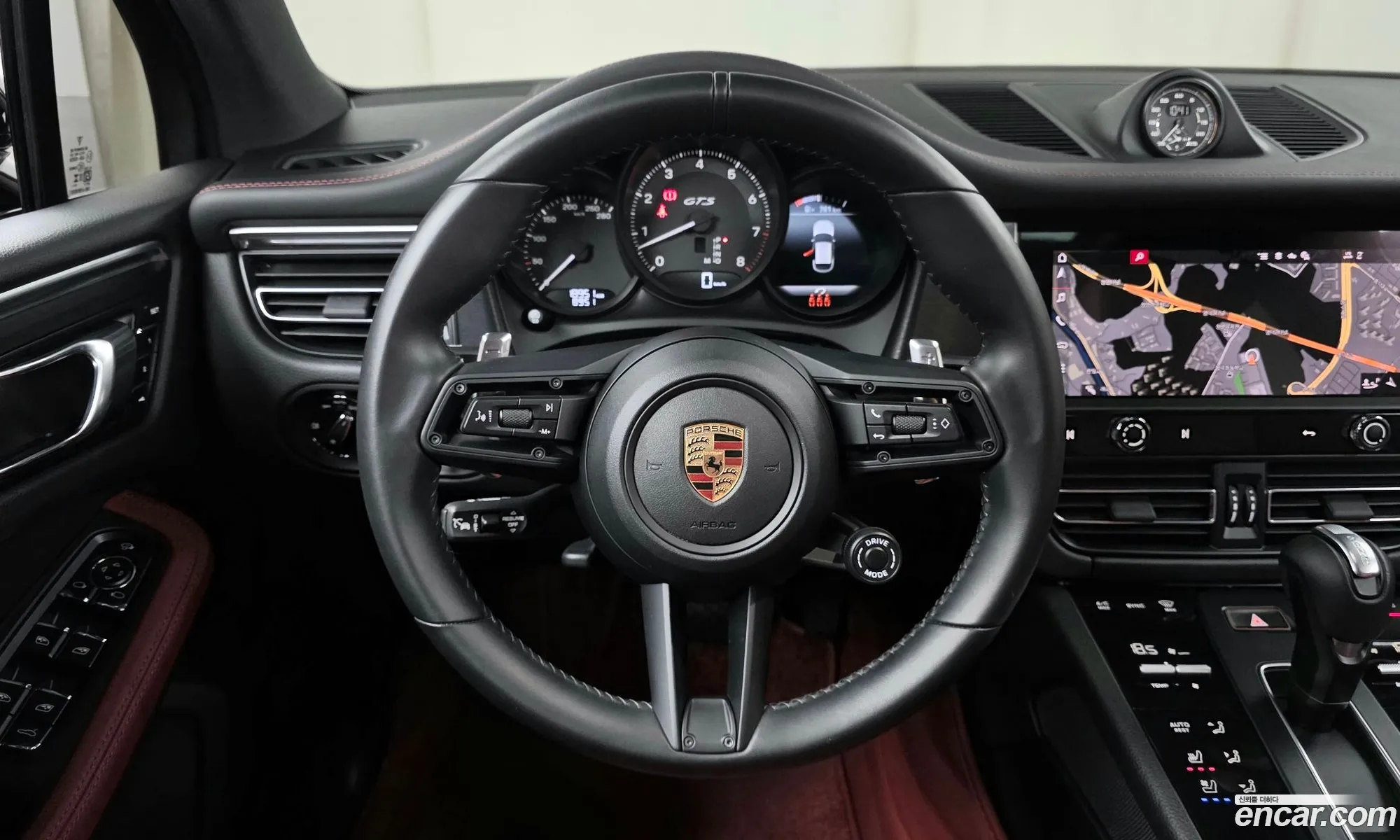 Porsche Macan 2024 WP1AF2952RLB50330 — 3