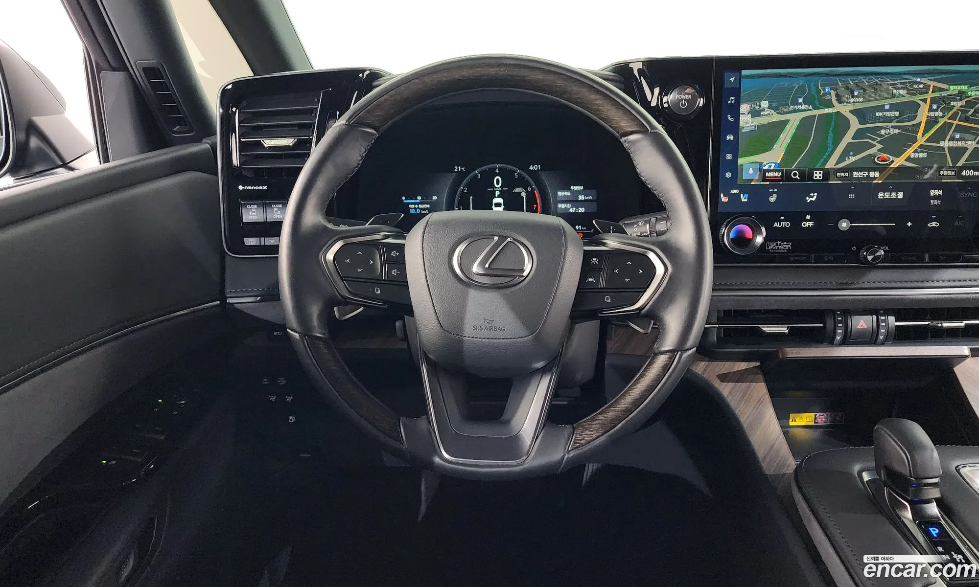 Lexus LM 2025 JTHBAAAD111111111 — 6