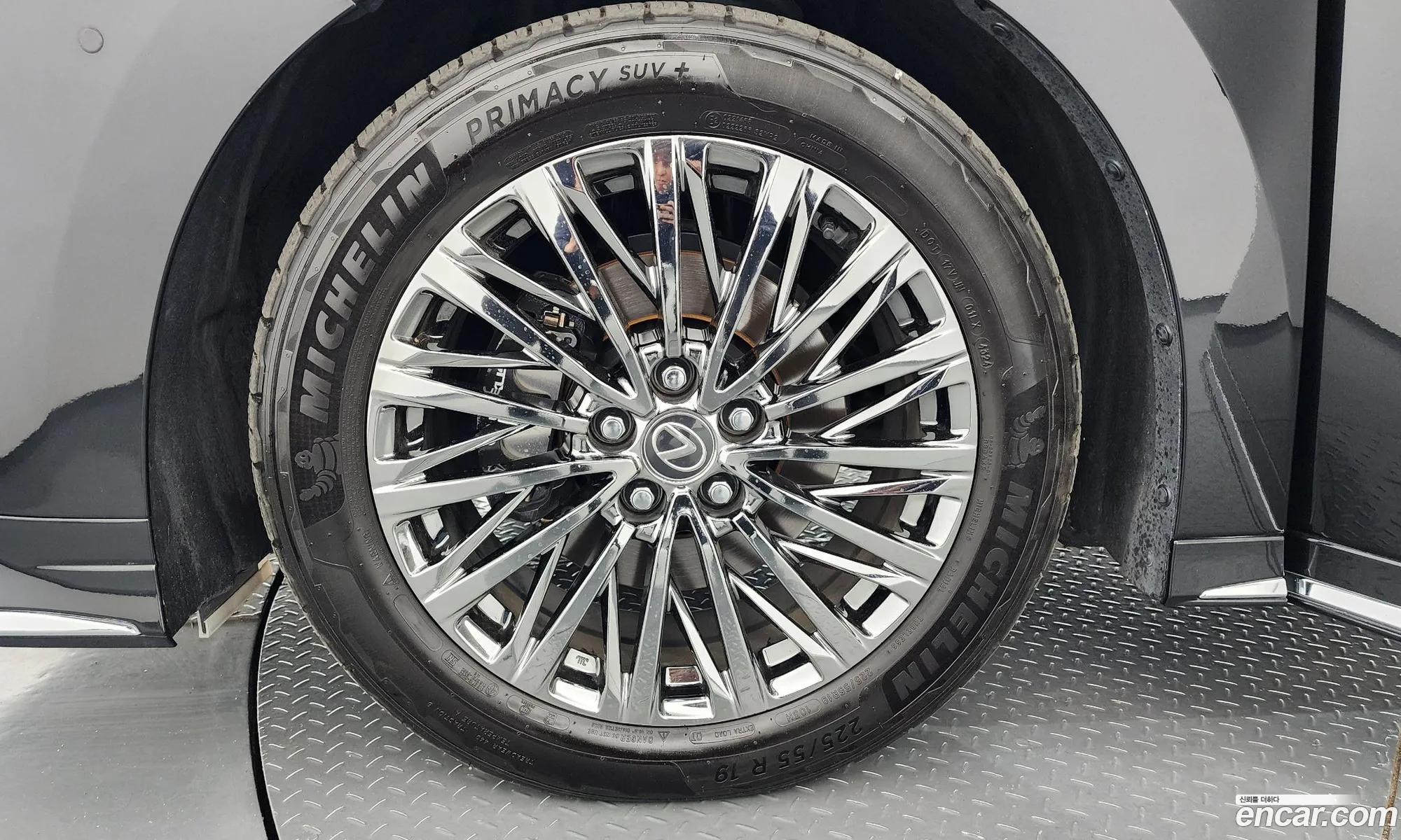 Lexus LM 2025 JTHBAAAD111111111 — 22