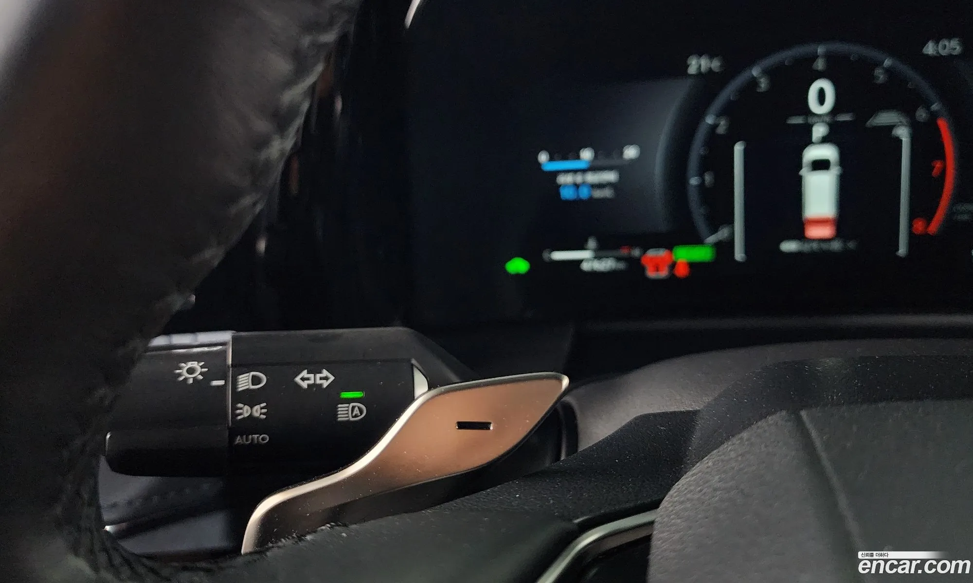 Lexus LM 2025 JTHBAAAD111111111 — 34