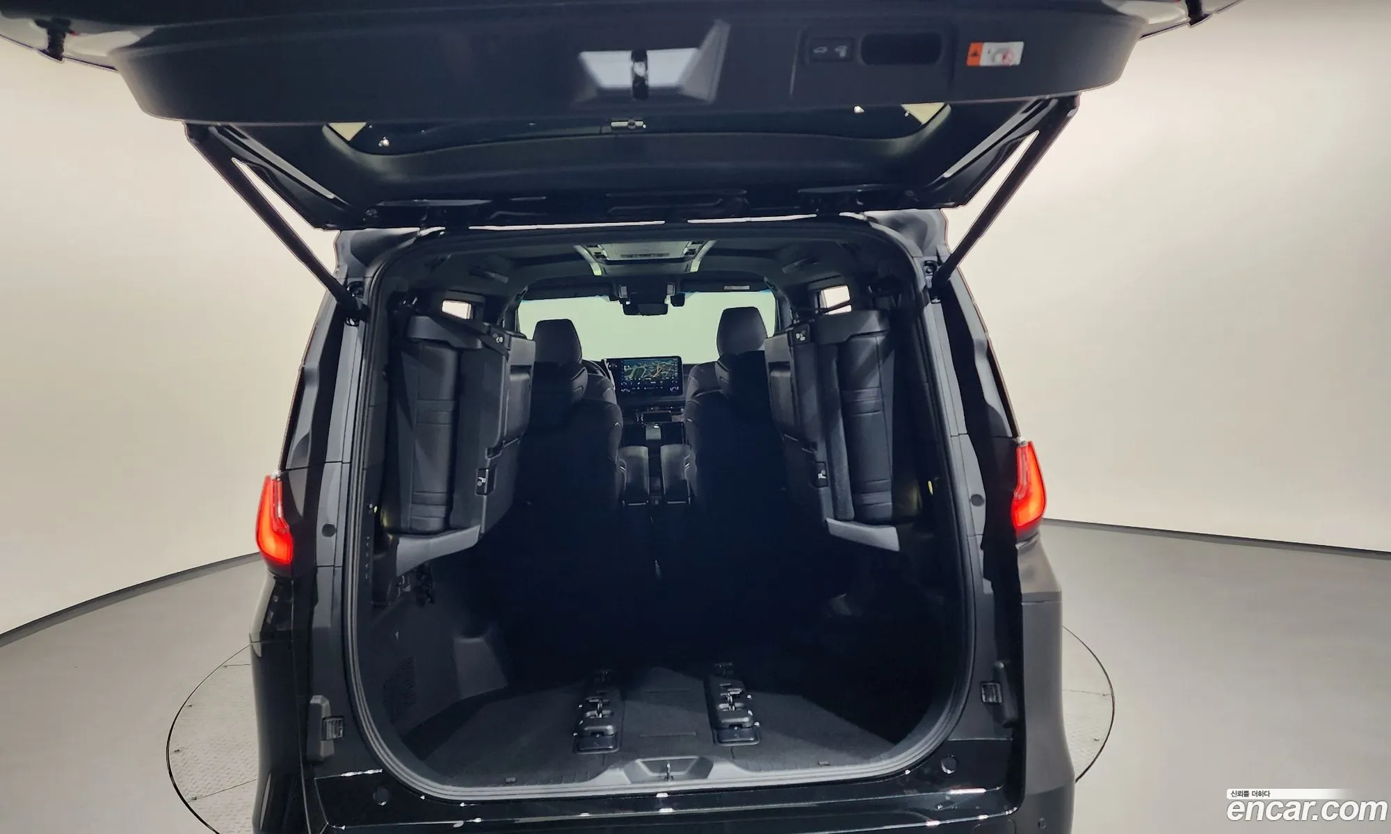 Lexus LM 2025 JTHBAAAD111111111 — 16