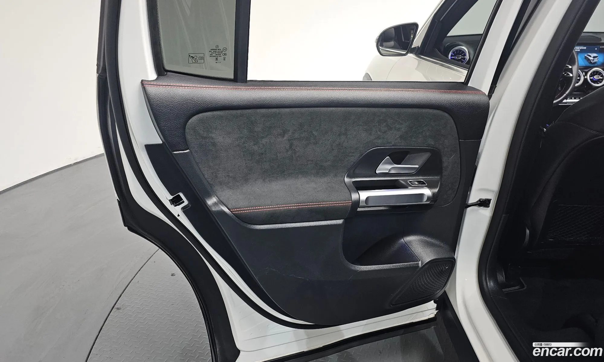 Mercedes-Benz GLB-Class X247 2024 — 14