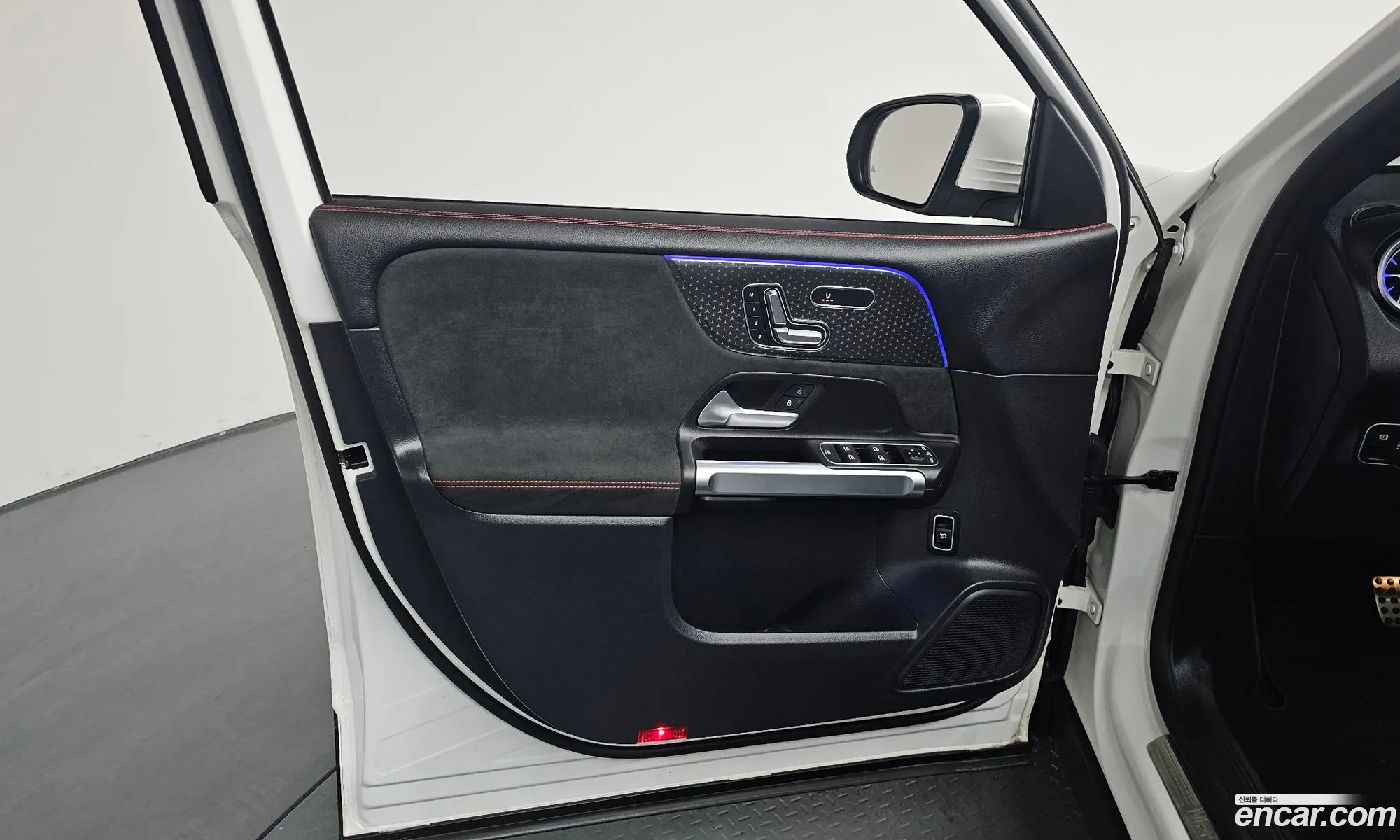 Mercedes-Benz GLB-Class X247 2024 — 13