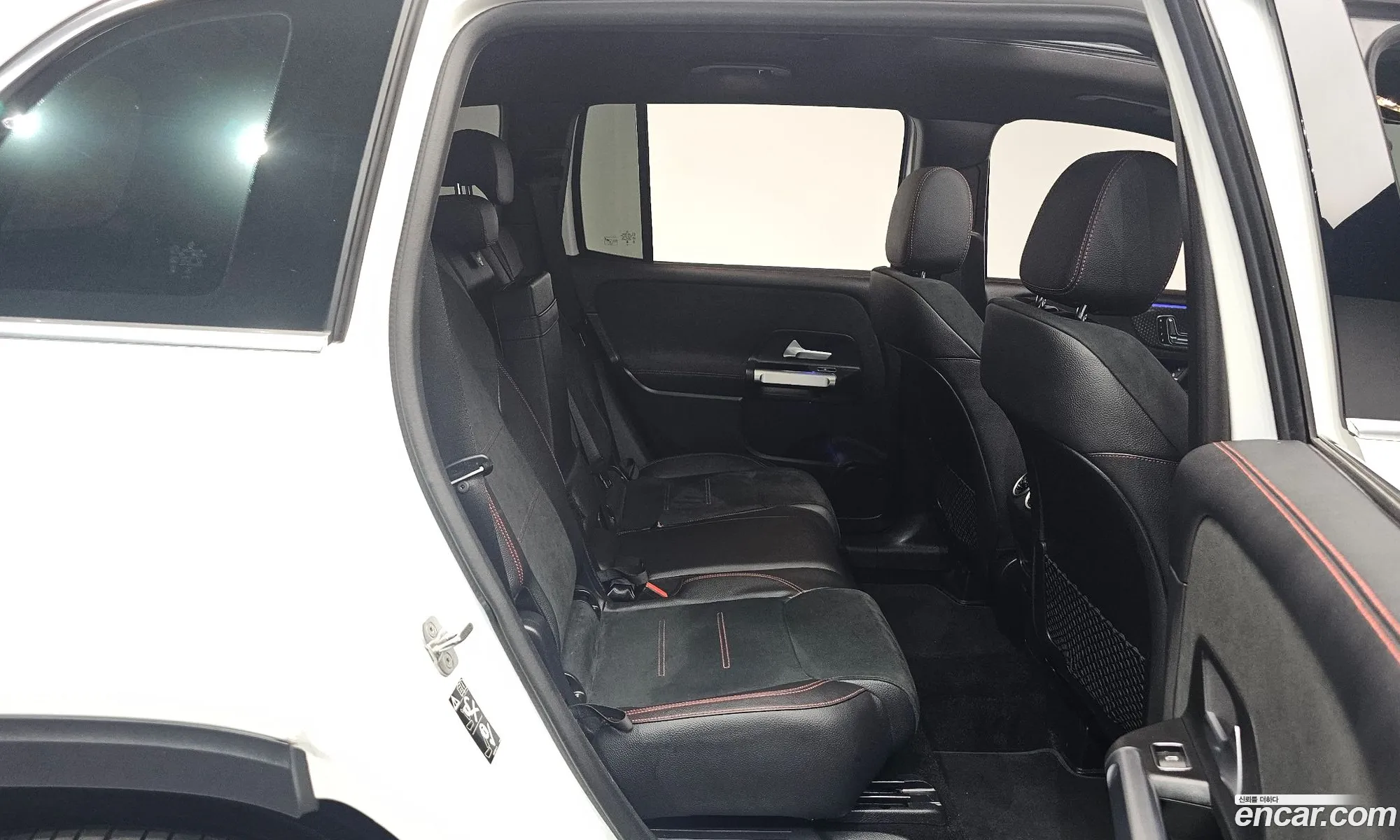 Mercedes-Benz GLB-Class X247 2024 — 19