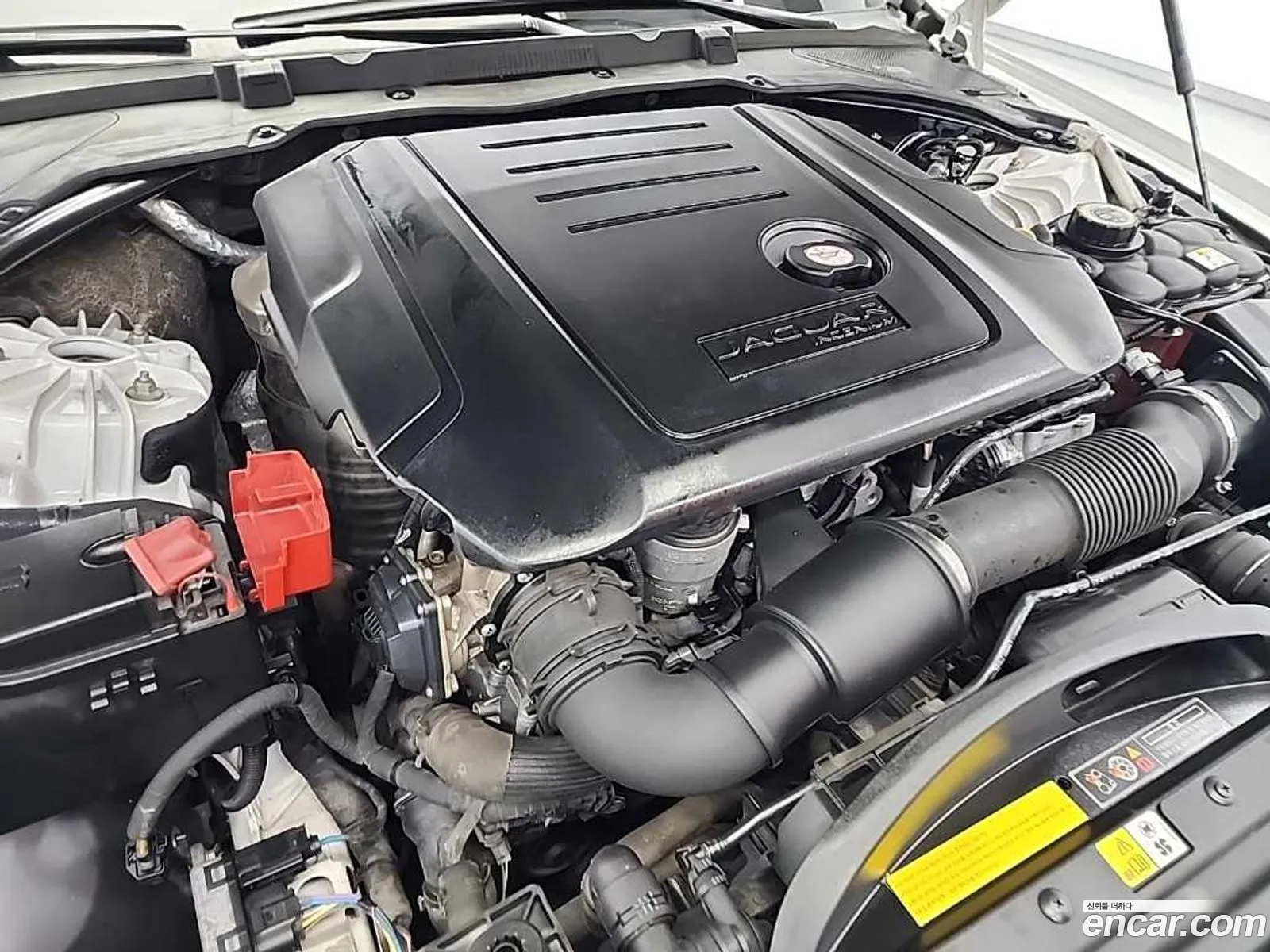 Jaguar XF 2017 — 18