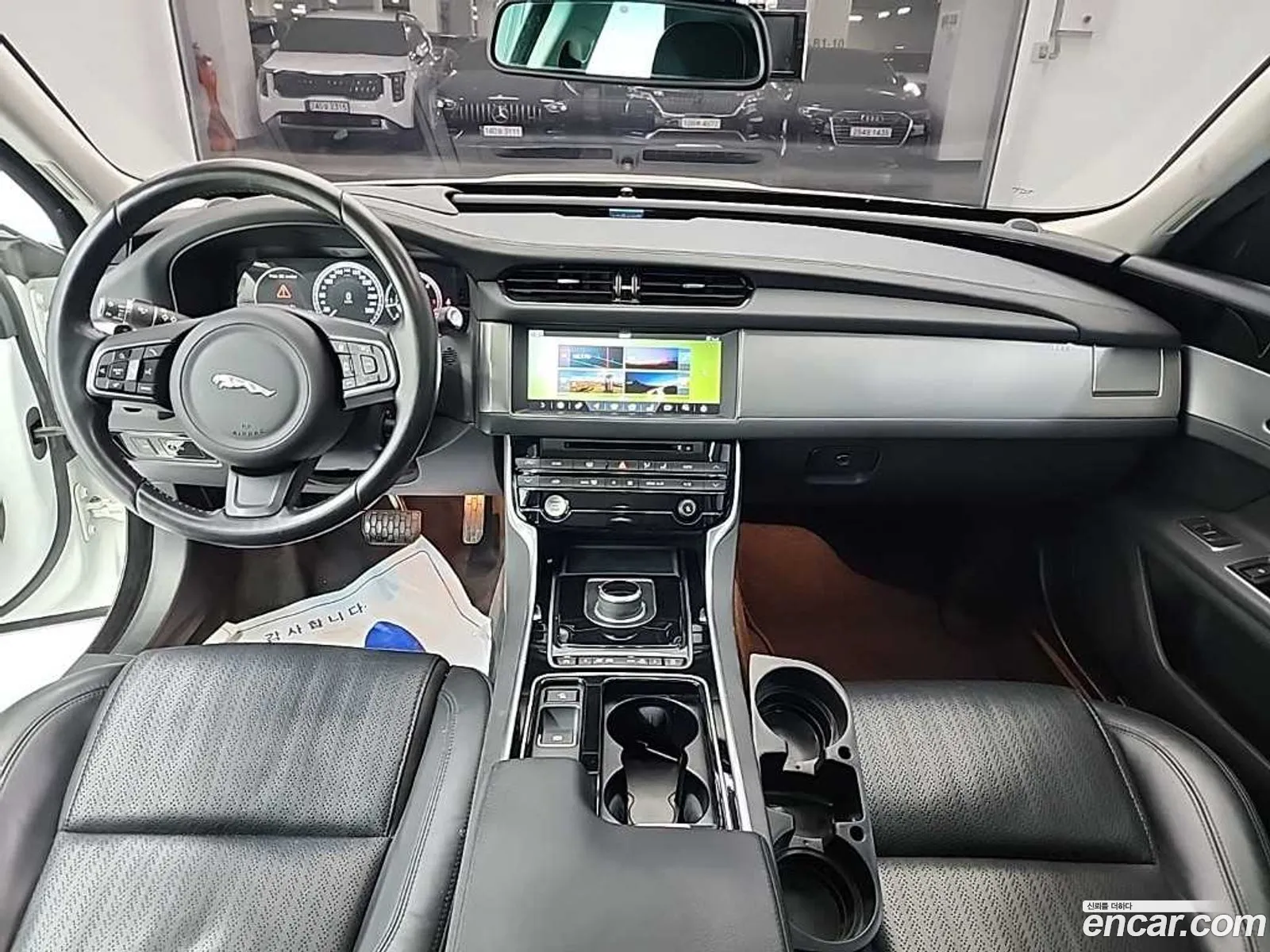 Jaguar XF 2017 — 15