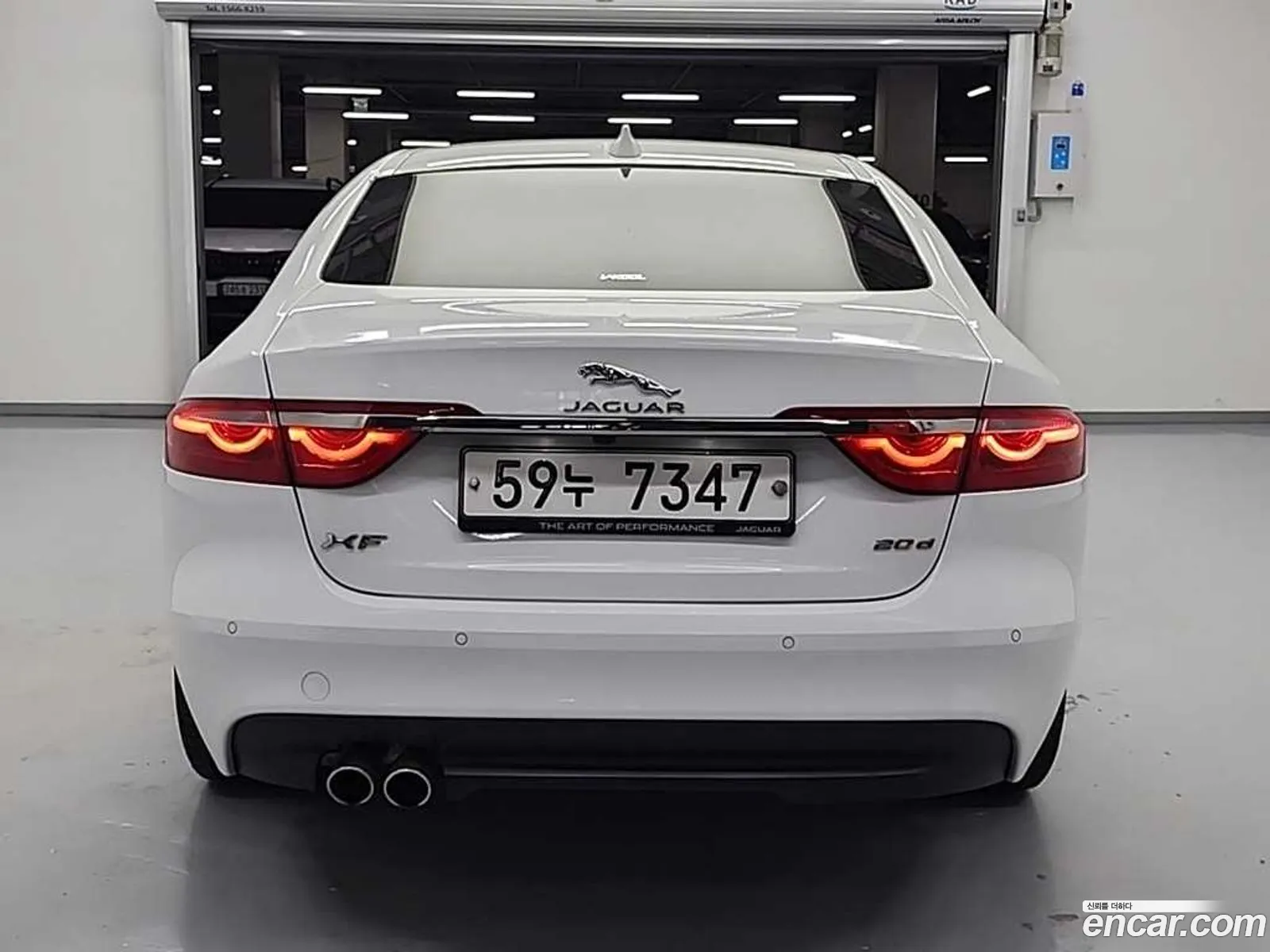 Jaguar XF 2017 — 12