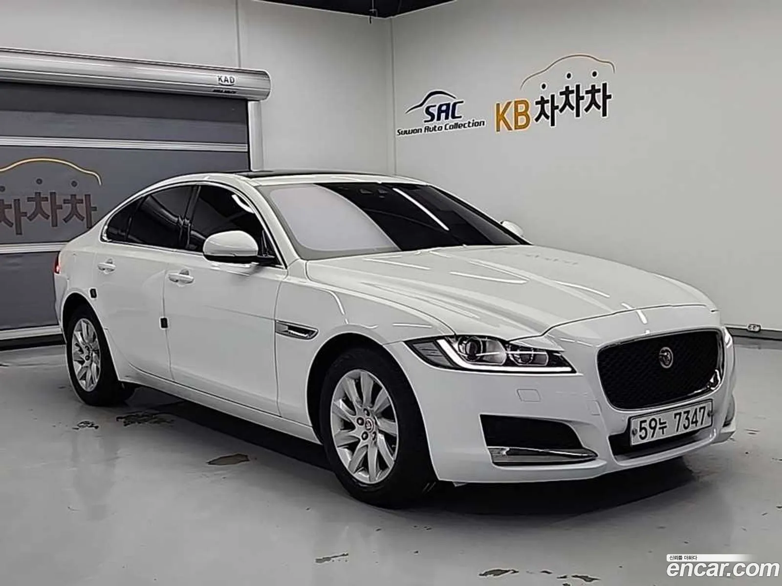 Jaguar XF 2017 — 13