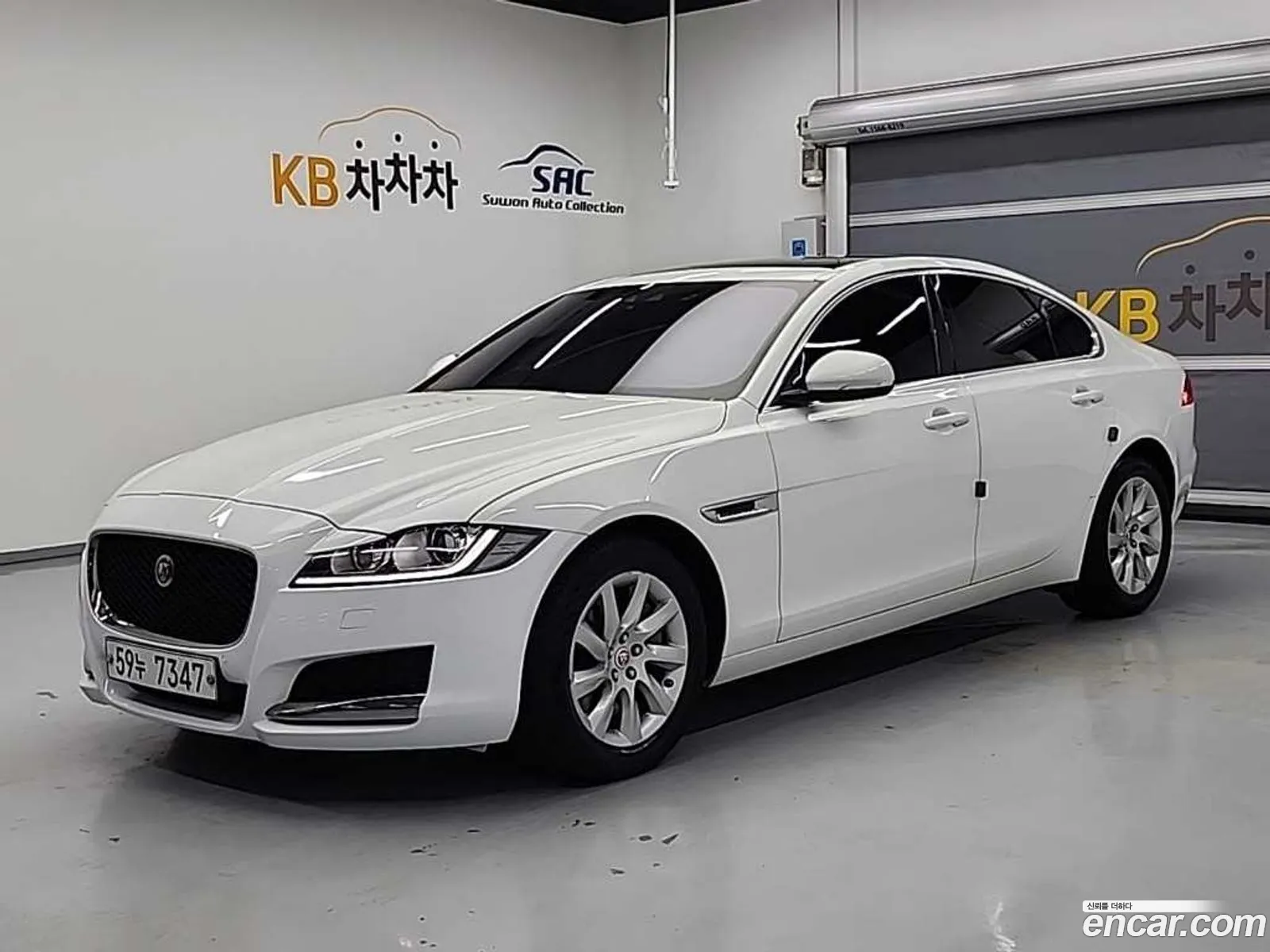 Jaguar XF 2017 — 10