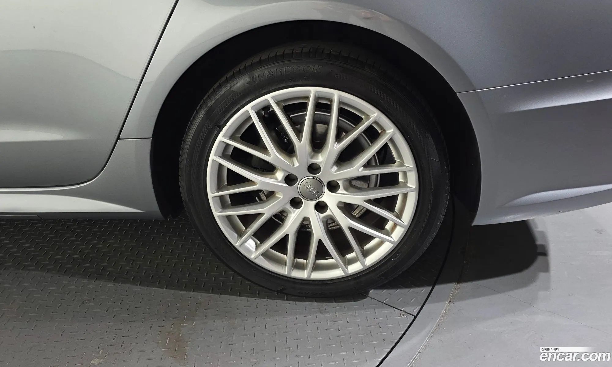 Audi A6 2018 WAUZZZ4G1JN066180 — 2