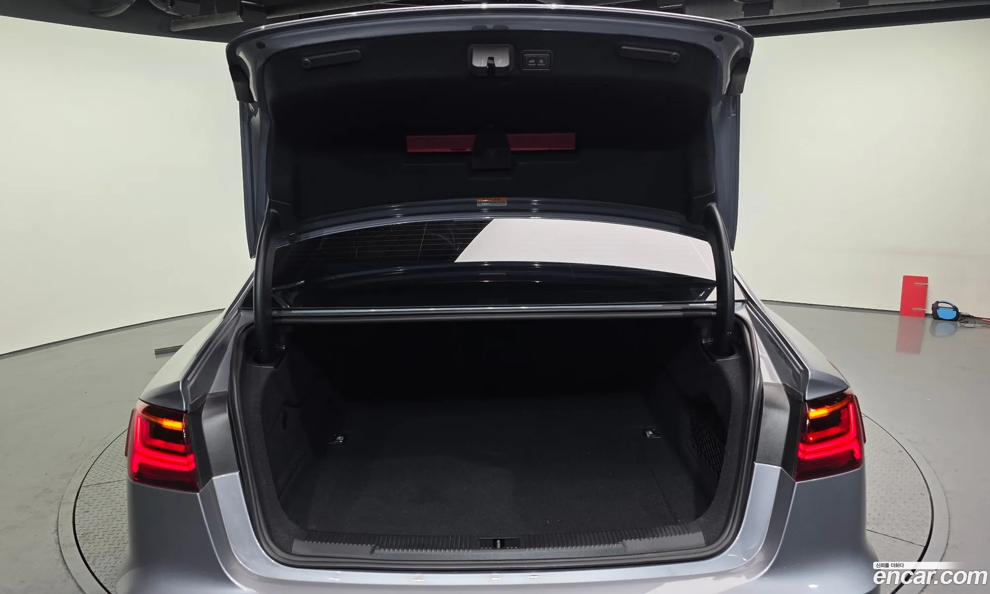 Audi A6 2018 WAUZZZ4G1JN066180 — 29
