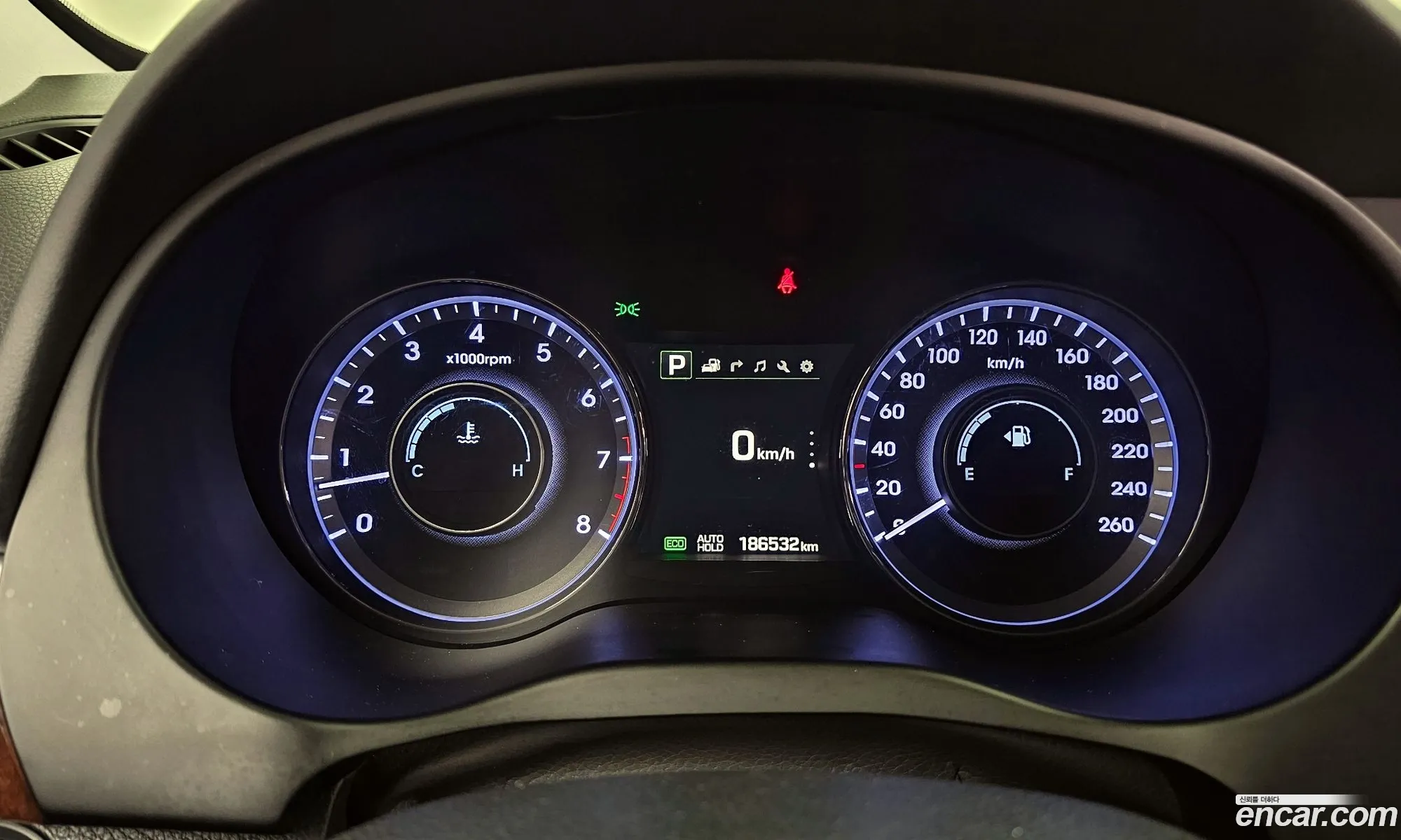 Hyundai Aslan 2015 — 18