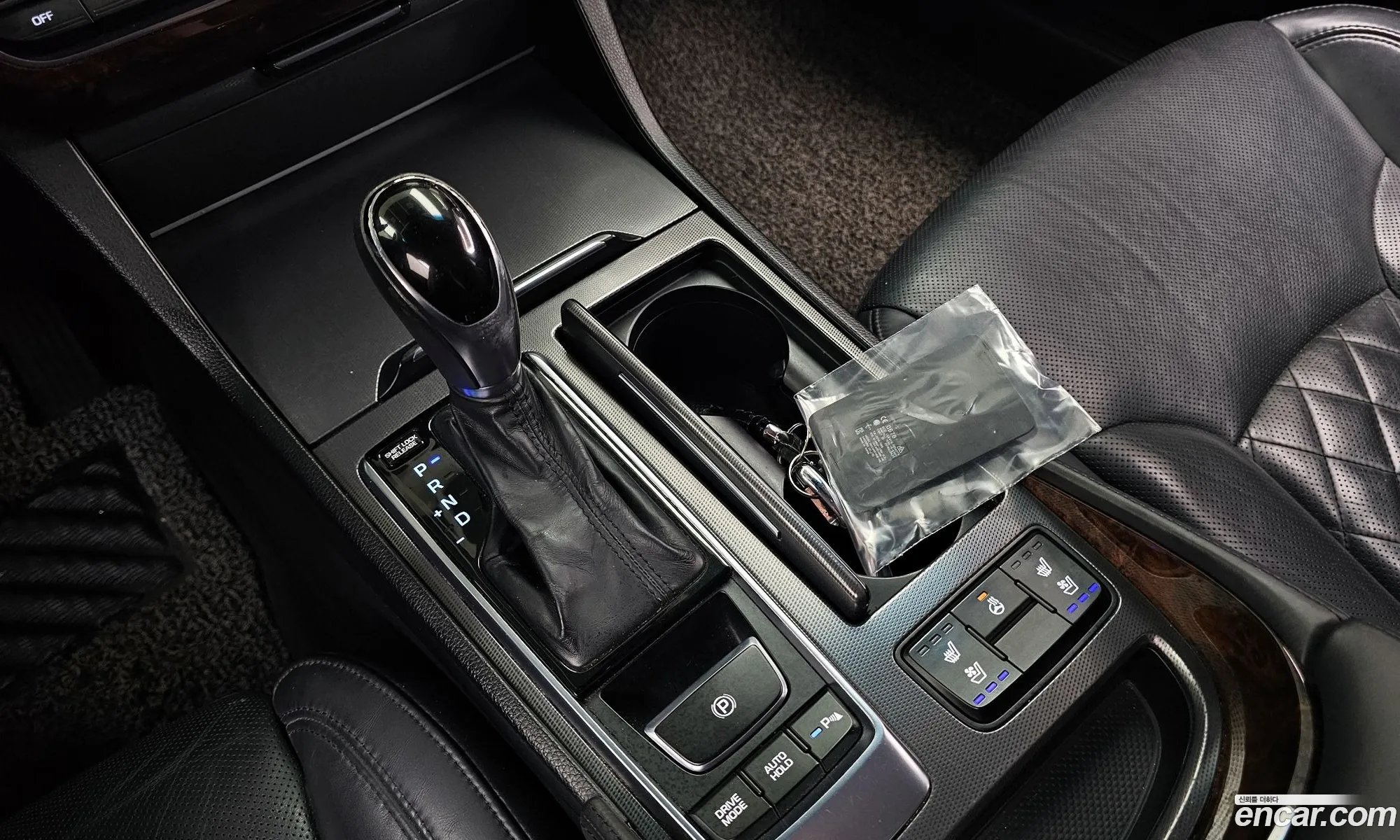 Hyundai Aslan 2015 — 2