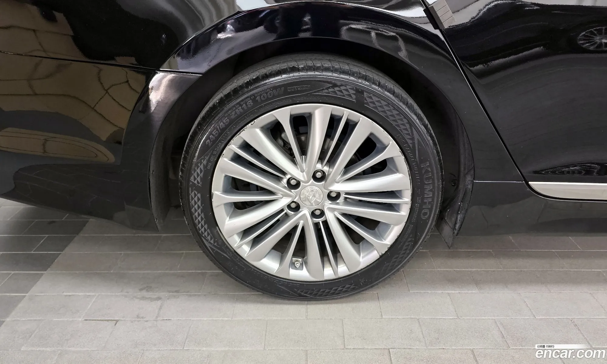 Hyundai Aslan 2015 — 12